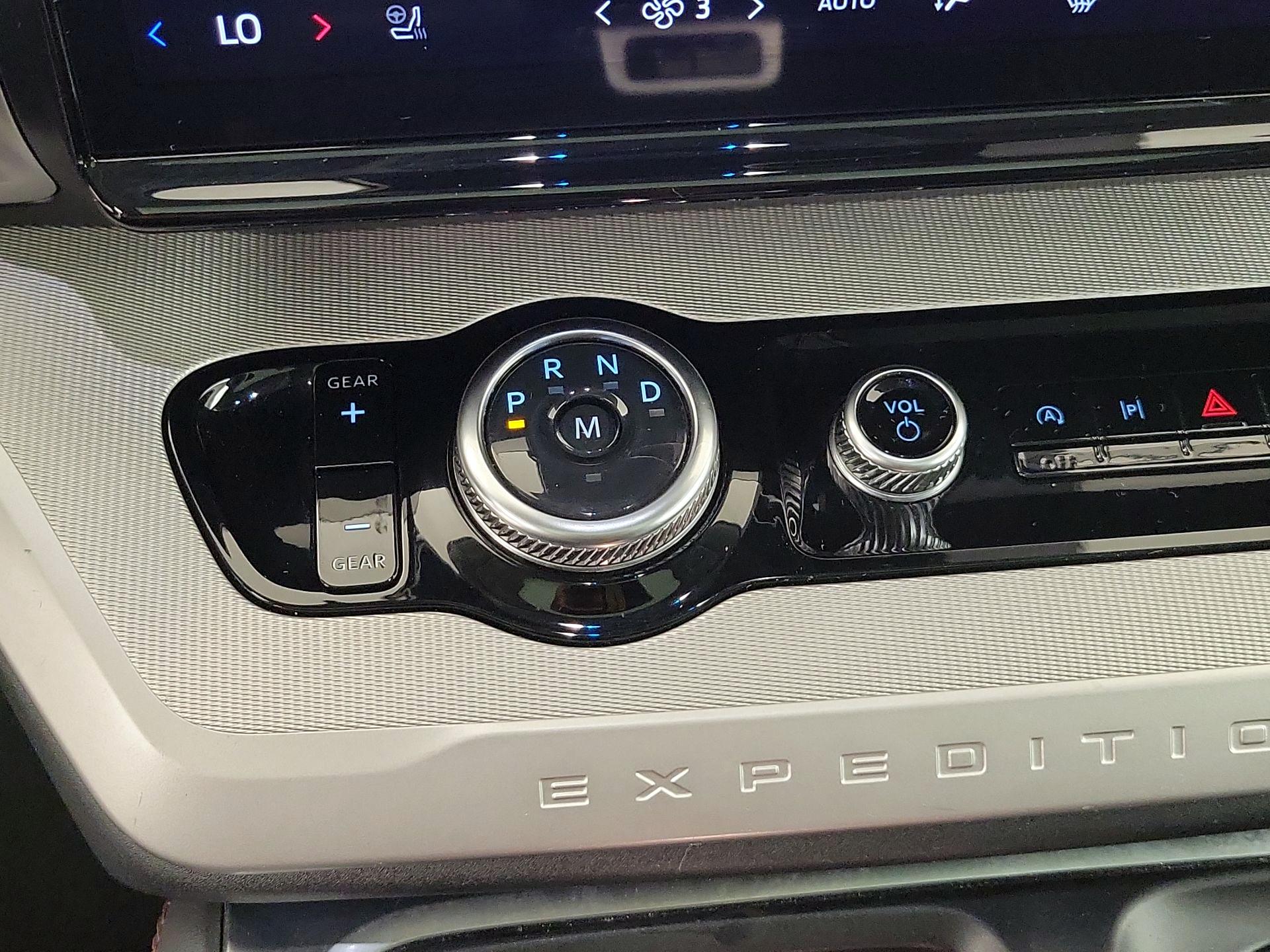 Thumbnail: 2025 Ford Expedition - 18