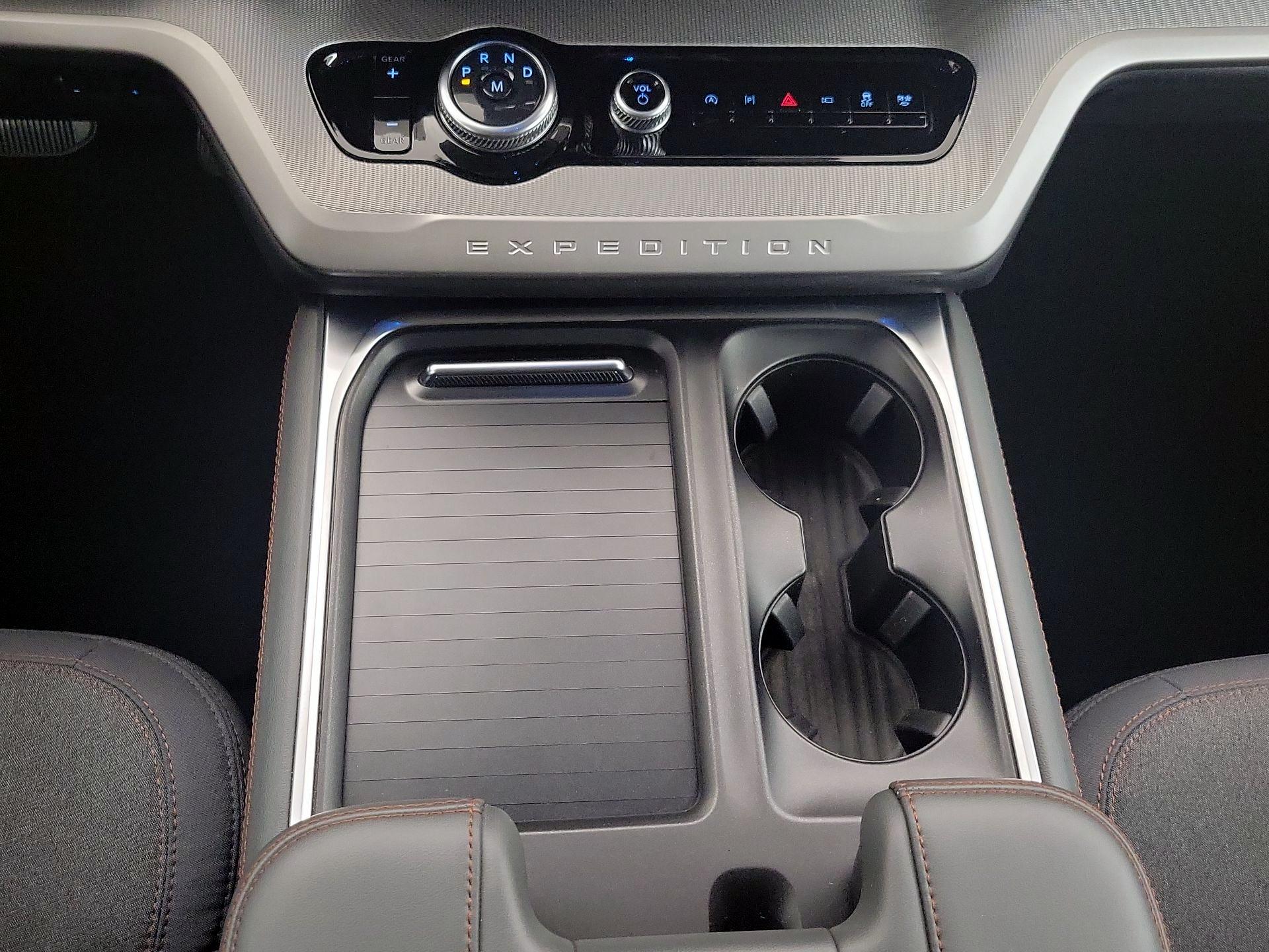 Thumbnail: 2025 Ford Expedition MAX - 17