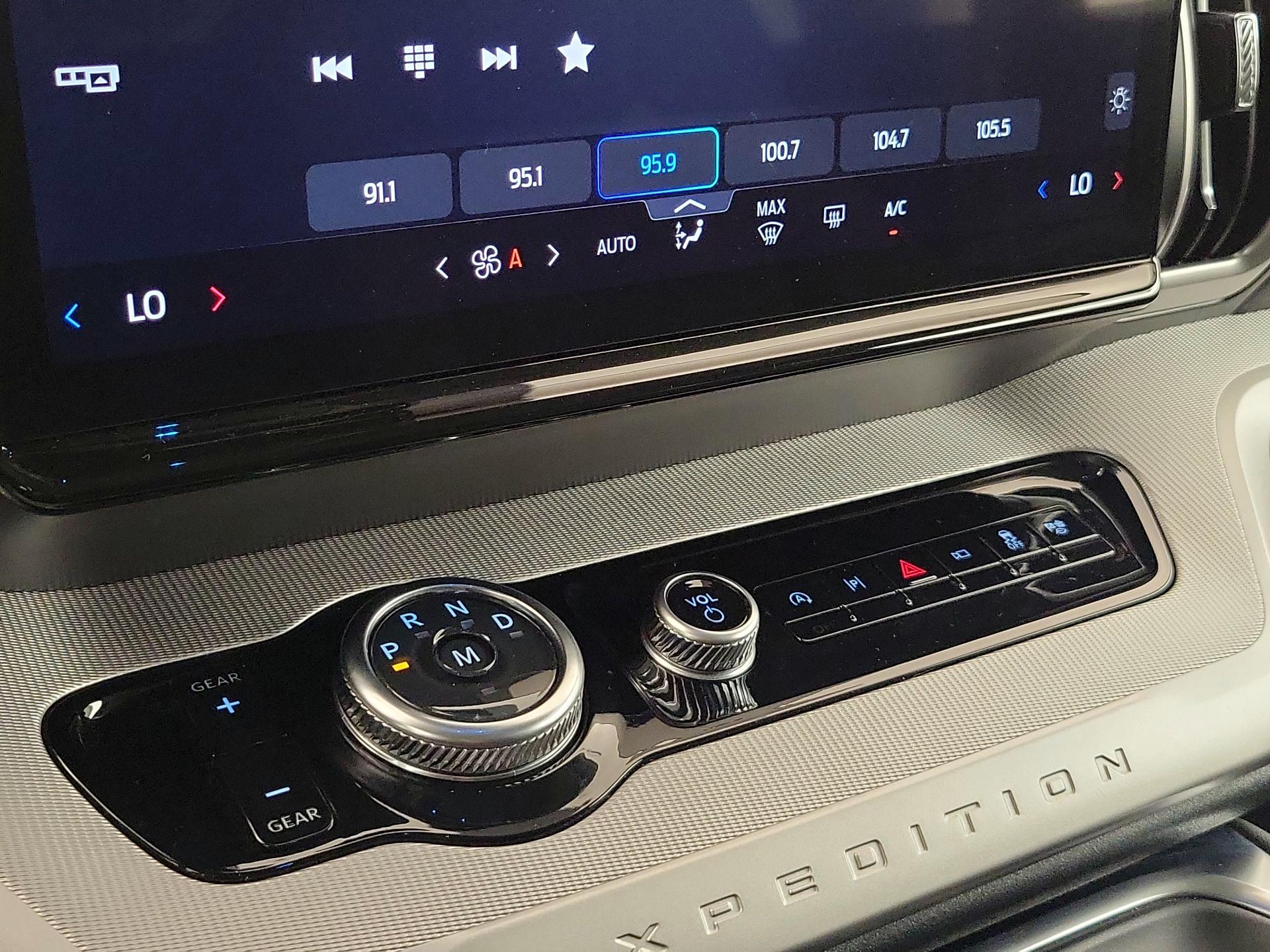 Thumbnail: 2025 Ford Expedition MAX - 17