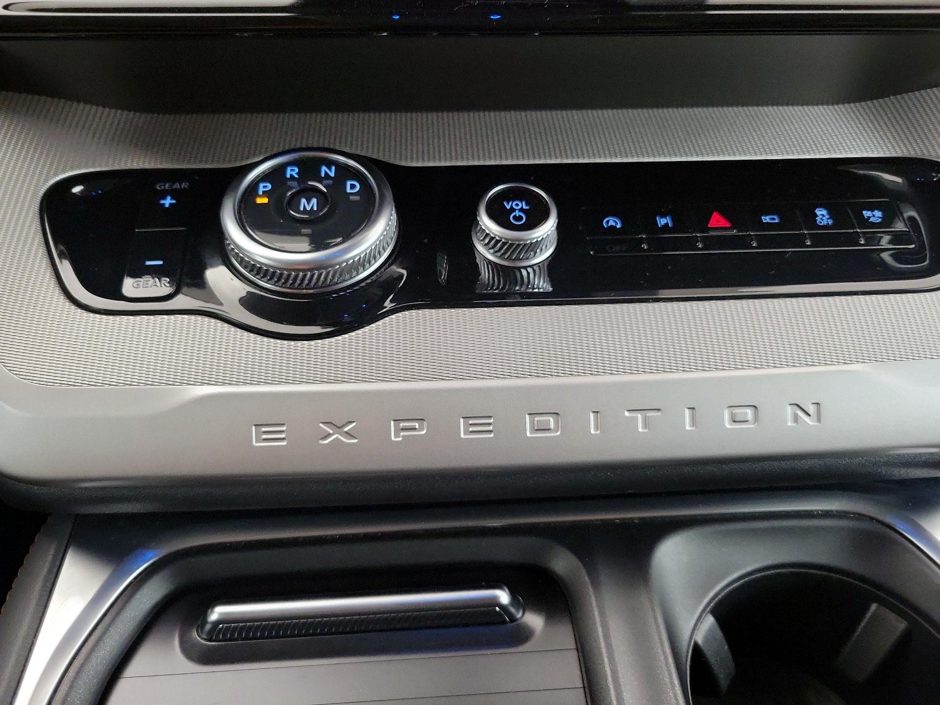 Thumbnail: 2025 Ford Expedition MAX - 18