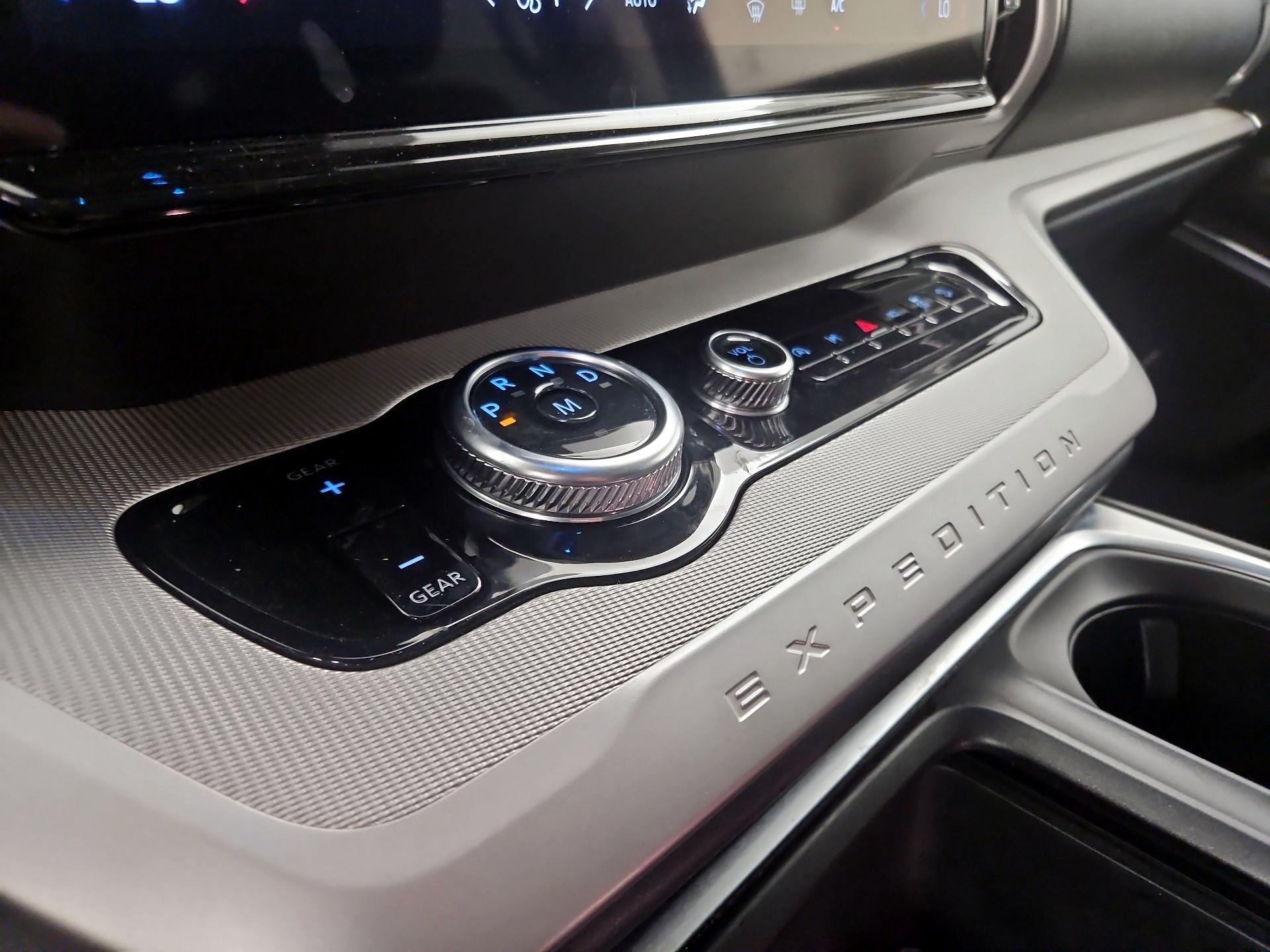 Thumbnail: 2025 Ford Expedition MAX - 18