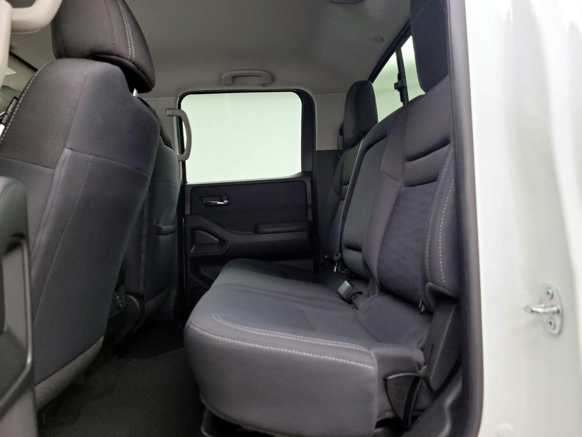Thumbnail: 2024 Nissan Frontier - 19