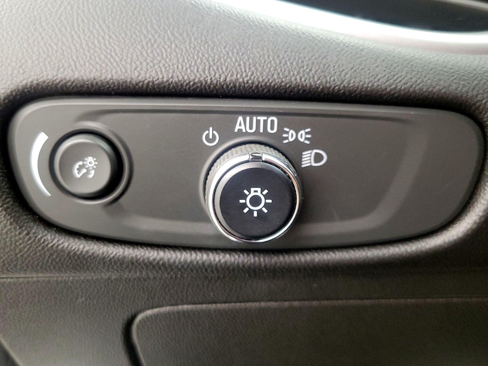 2023 Chevrolet Malibu 1LT - Photo 14
