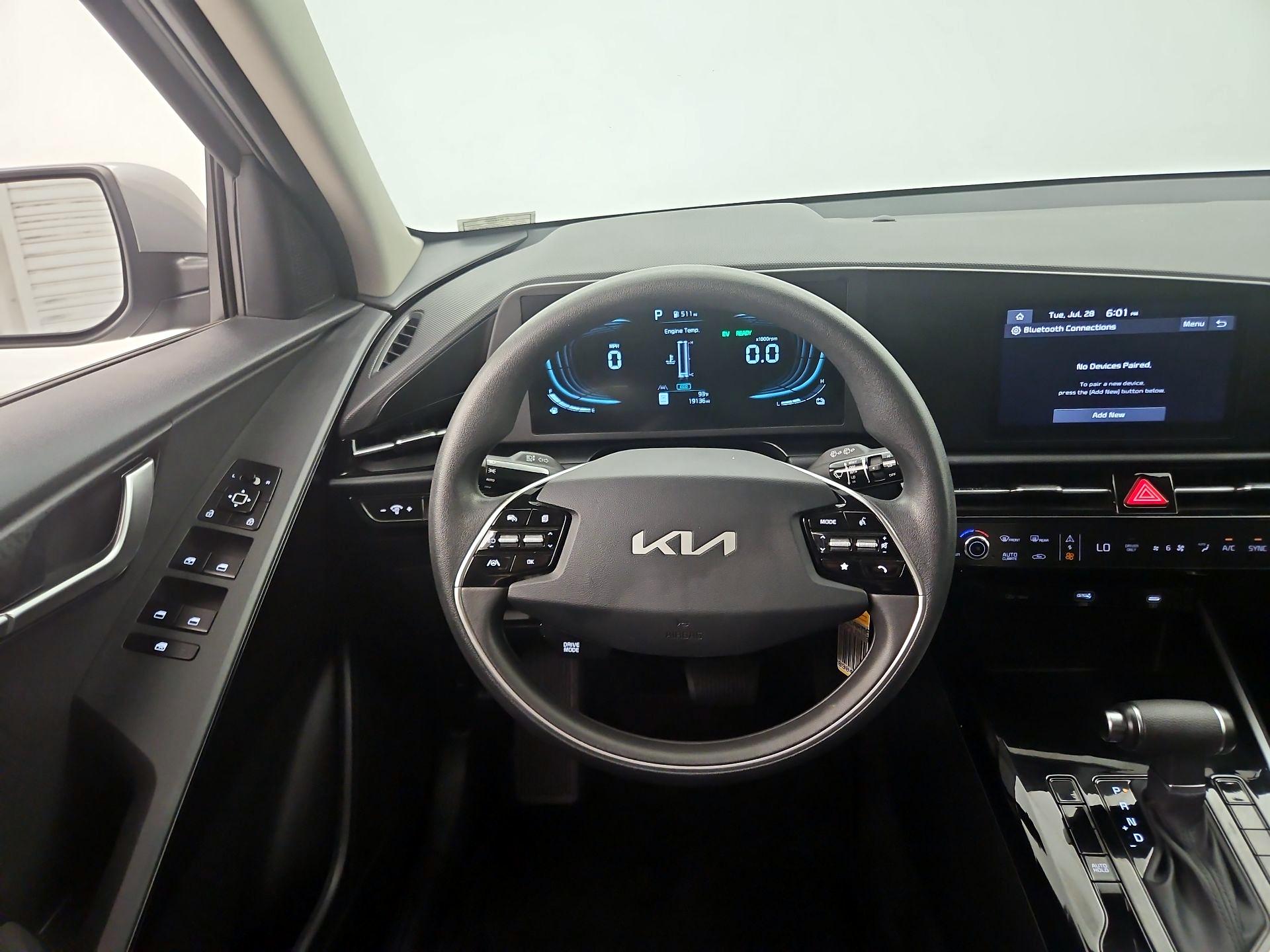 Thumbnail: 2025 Kia Niro - 10