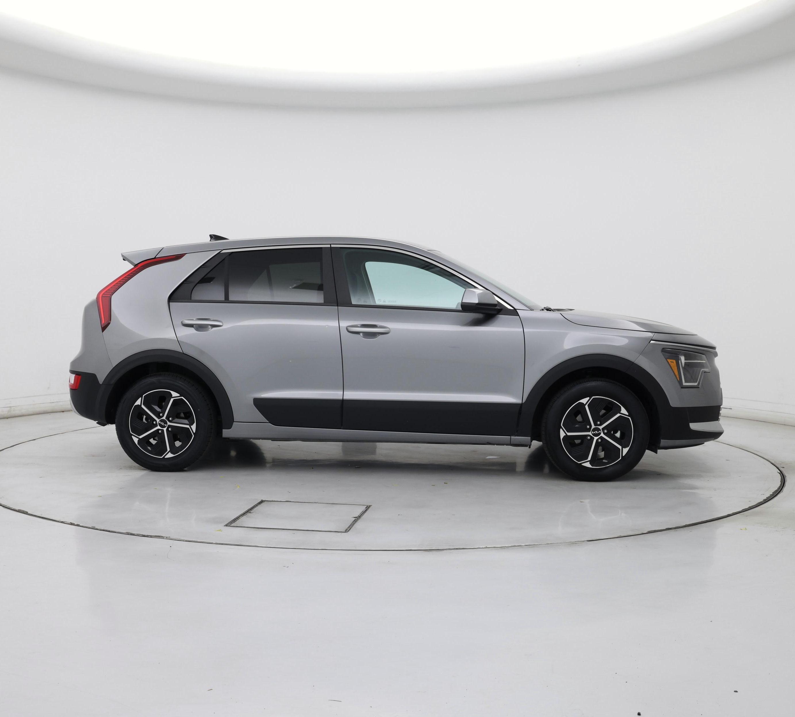 Thumbnail: 2025 Kia Niro - 7