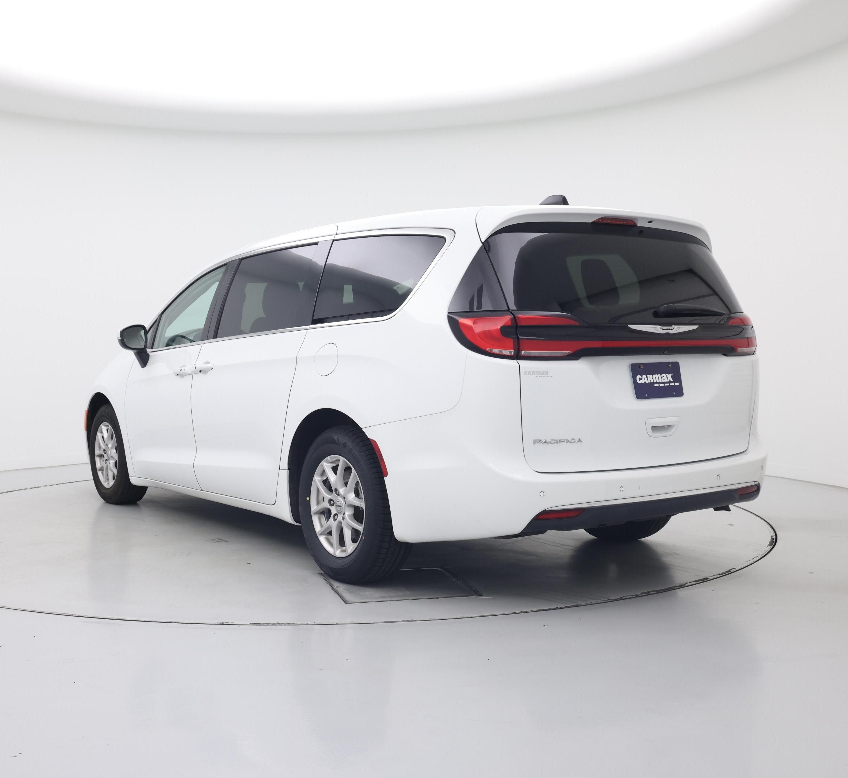 Thumbnail: 2023 Chrysler Pacifica - 2