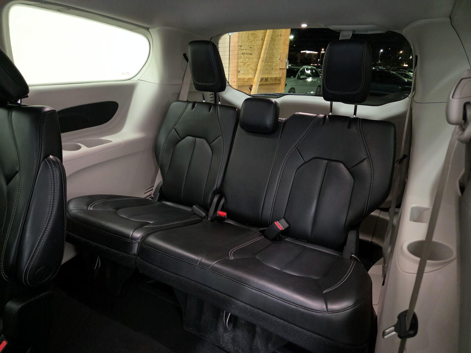 Thumbnail: 2023 Chrysler Pacifica - 20