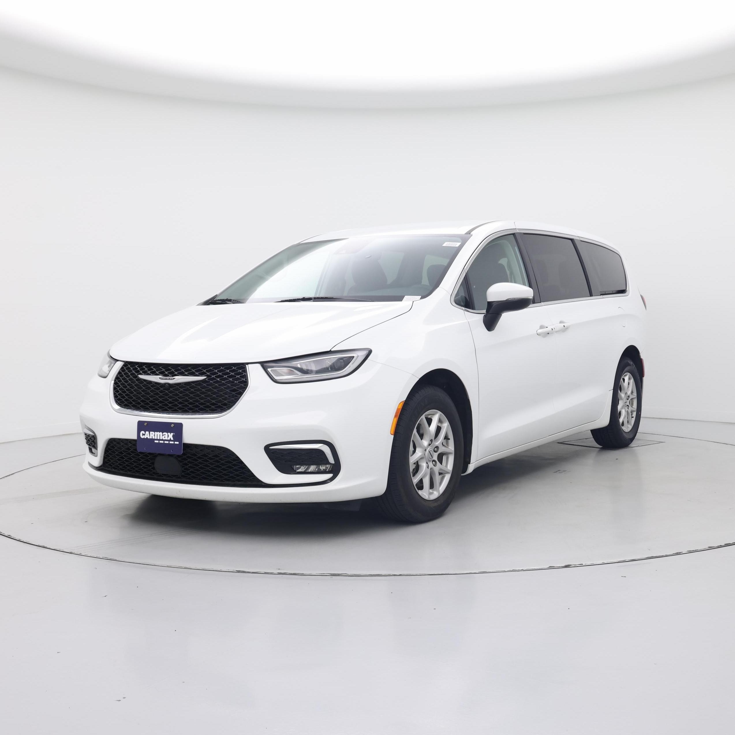 Thumbnail: 2023 Chrysler Pacifica - 4