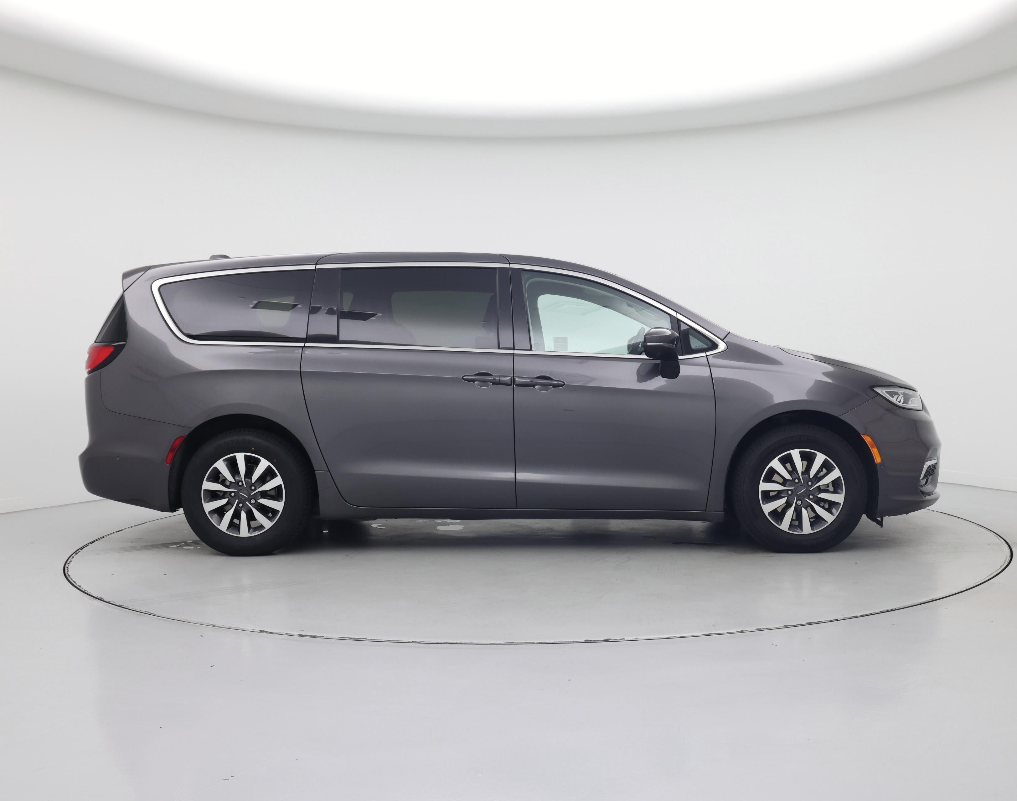 Thumbnail: 2023 Chrysler Pacifica - 7
