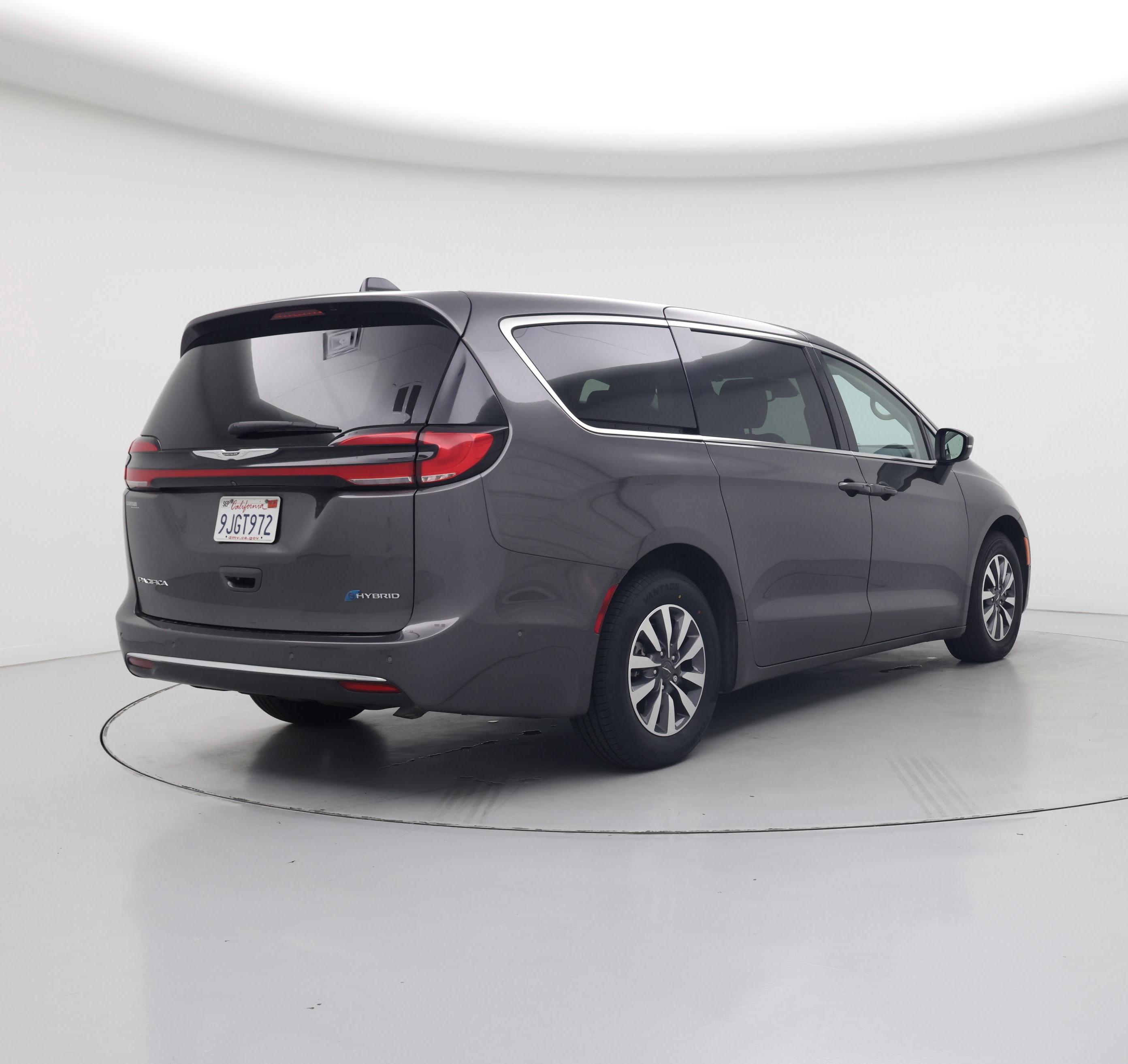 Thumbnail: 2023 Chrysler Pacifica - 8