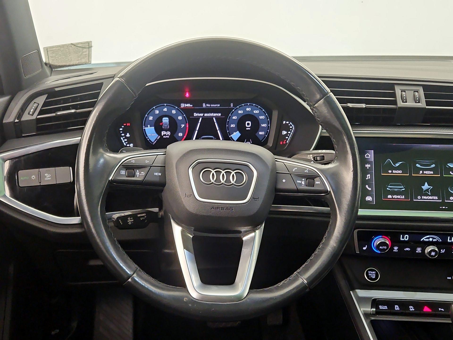 Thumbnail: 2024 Audi Q3 - 10