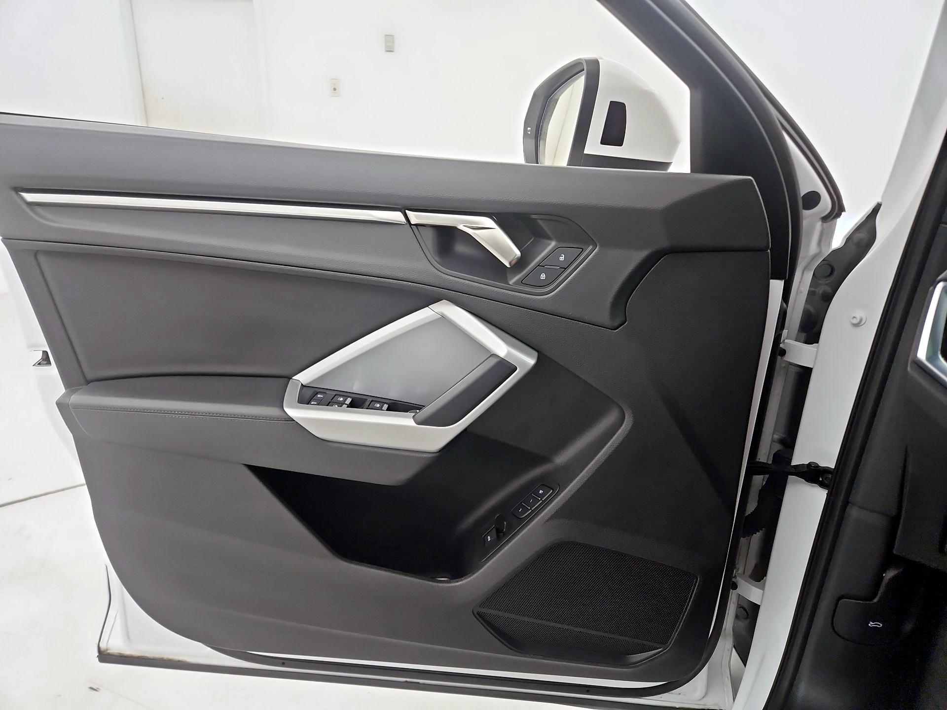 Thumbnail: 2024 Audi Q3 - 12