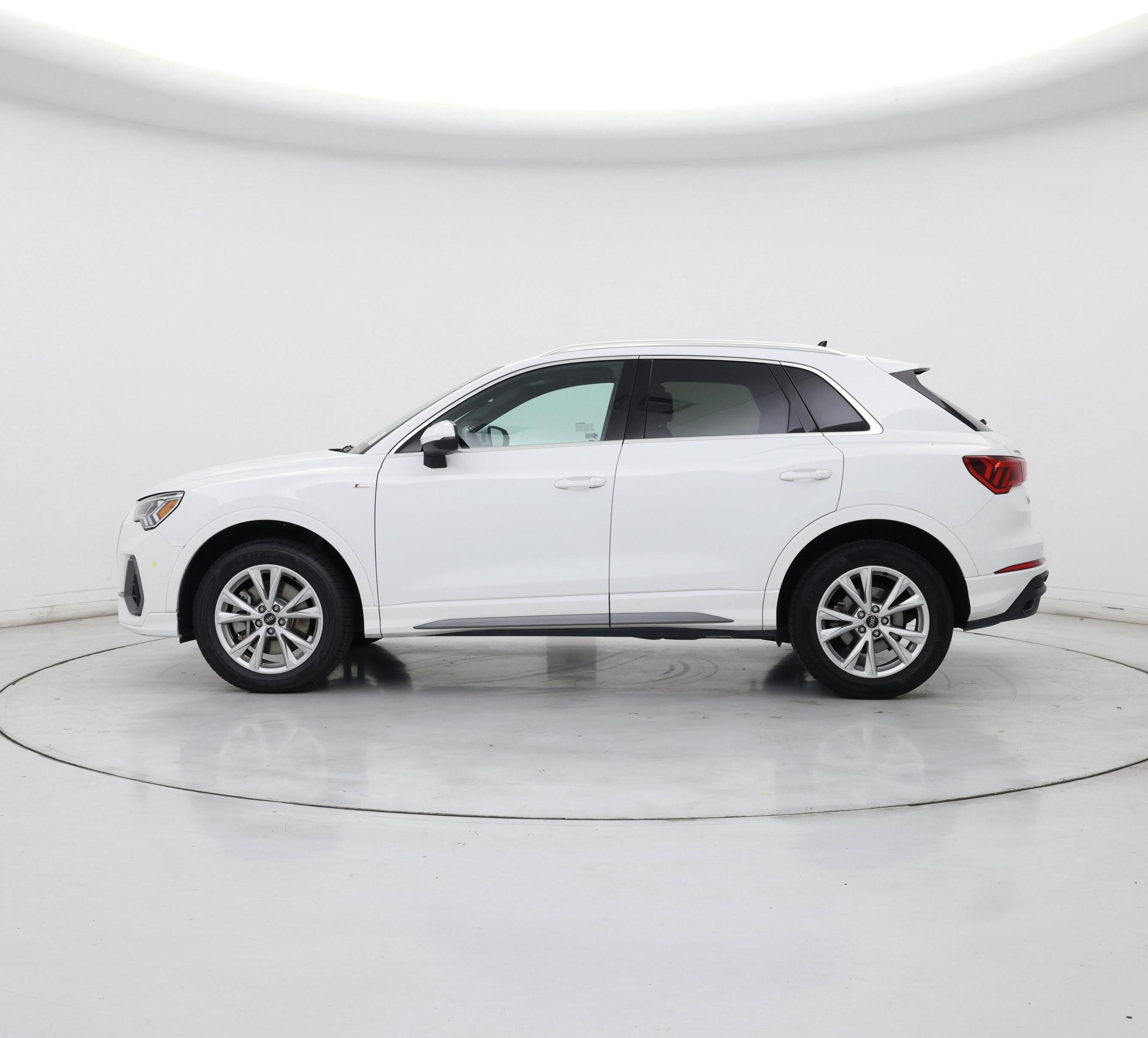 Thumbnail: 2024 Audi Q3 - 3