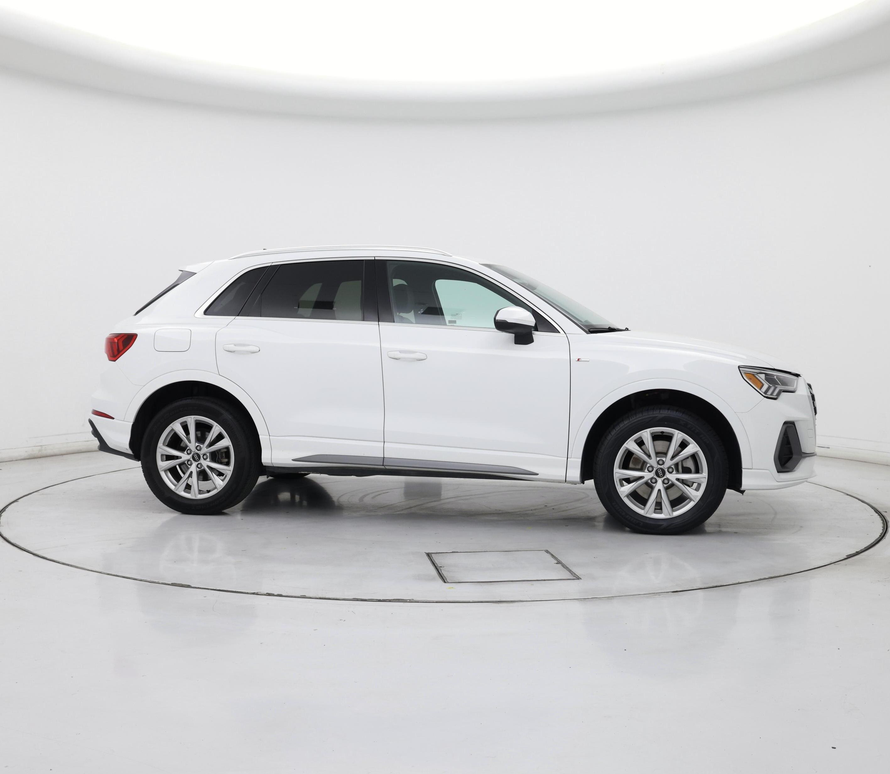 Thumbnail: 2024 Audi Q3 - 7
