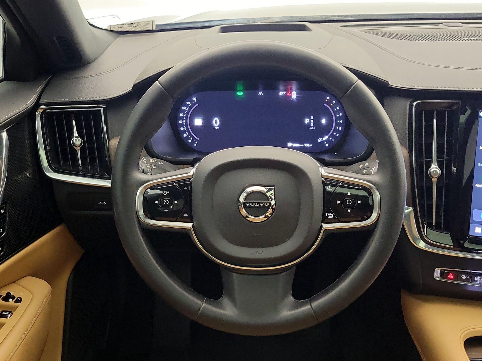 Thumbnail: 2023 Volvo S90 - 10