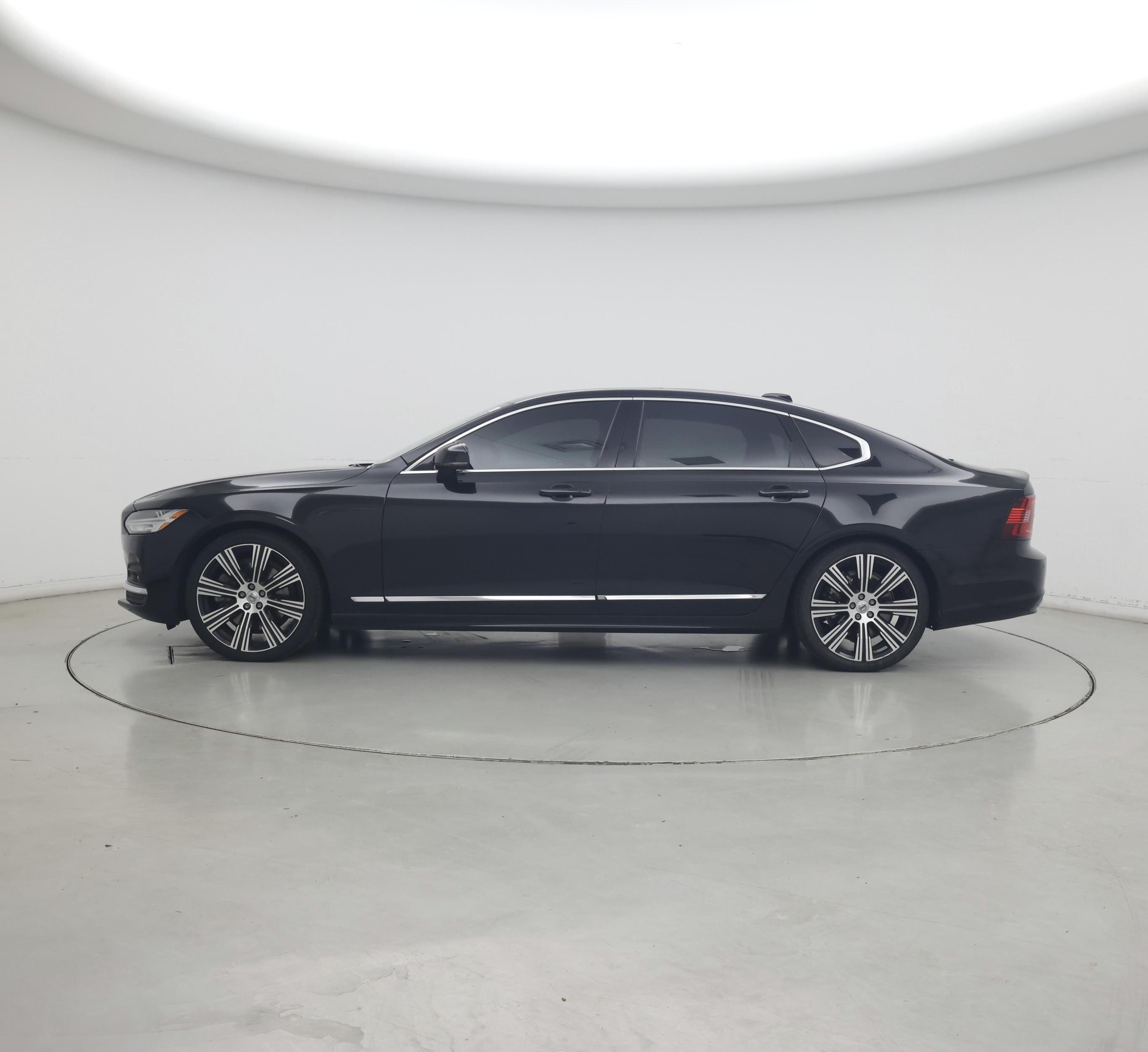 Thumbnail: 2023 Volvo S90 - 3