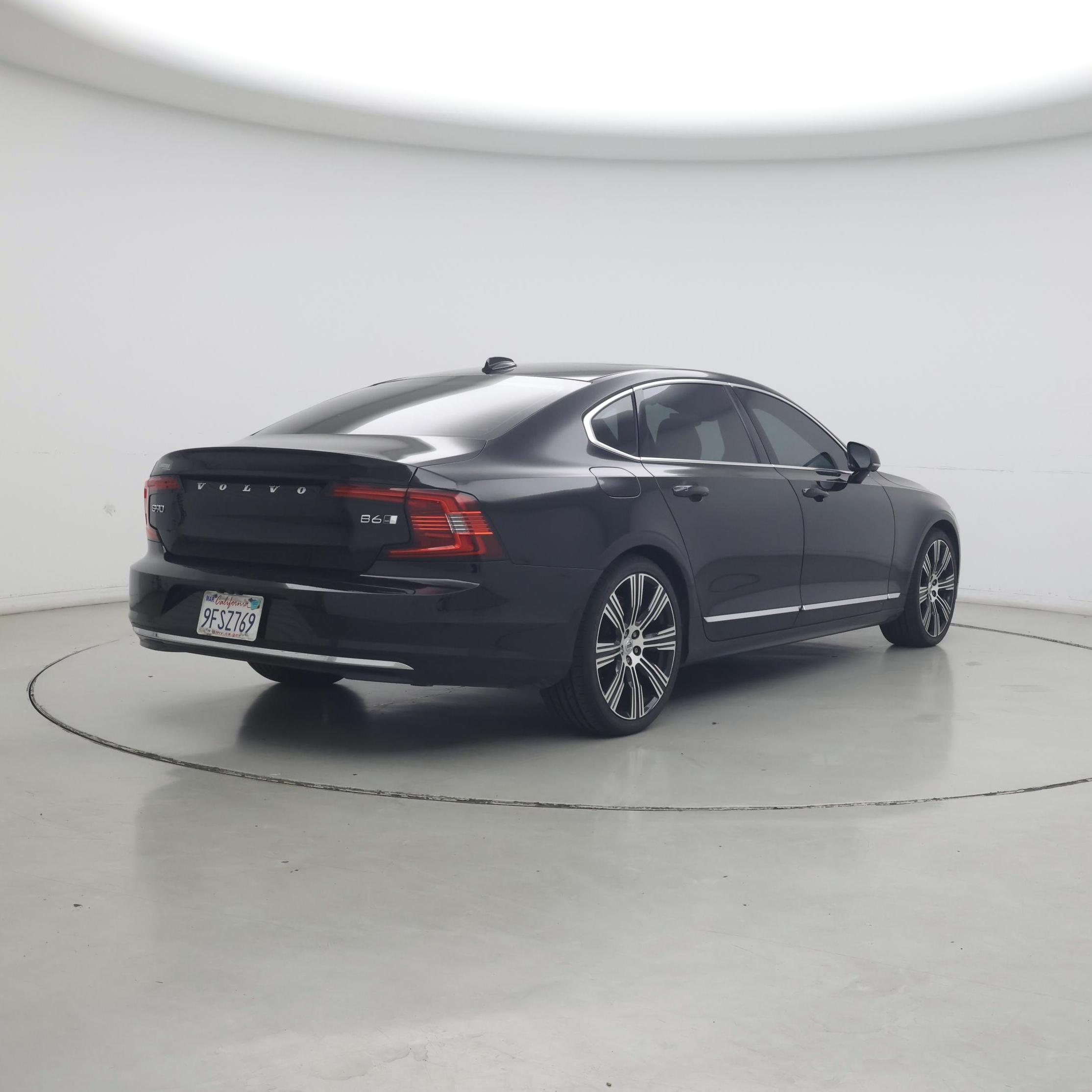 Thumbnail: 2023 Volvo S90 - 8