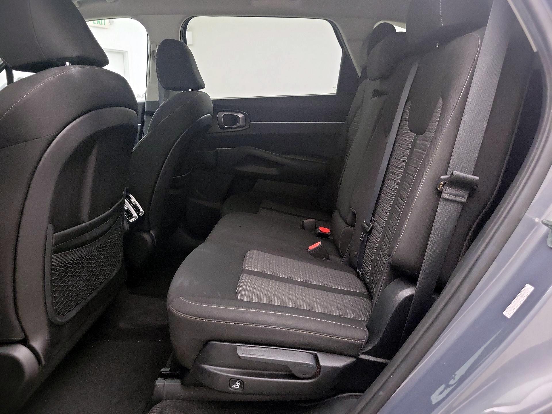 Thumbnail: 2023 Kia Sorento - 19