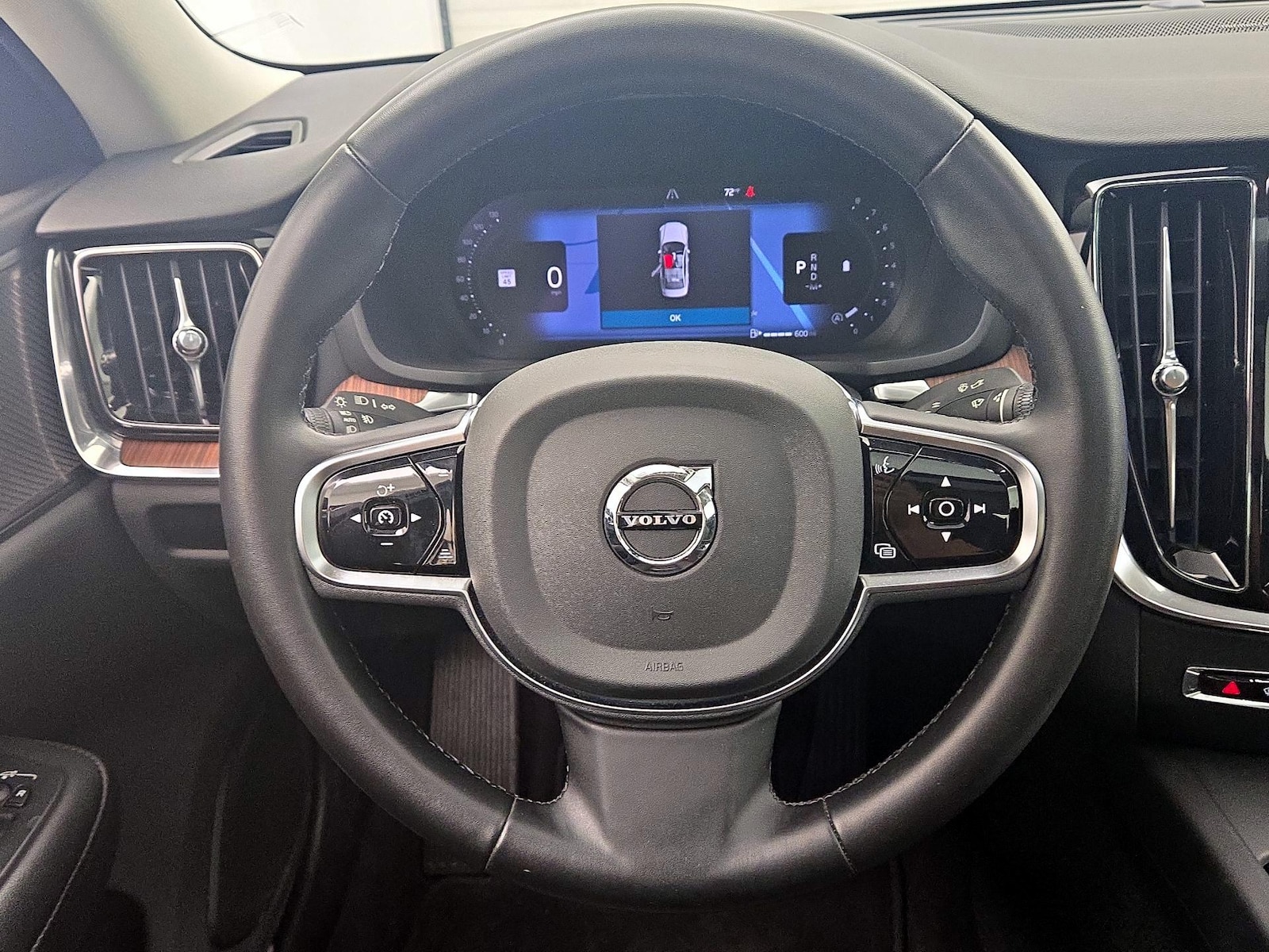 2024 Volvo S60 Plus - Photo 11