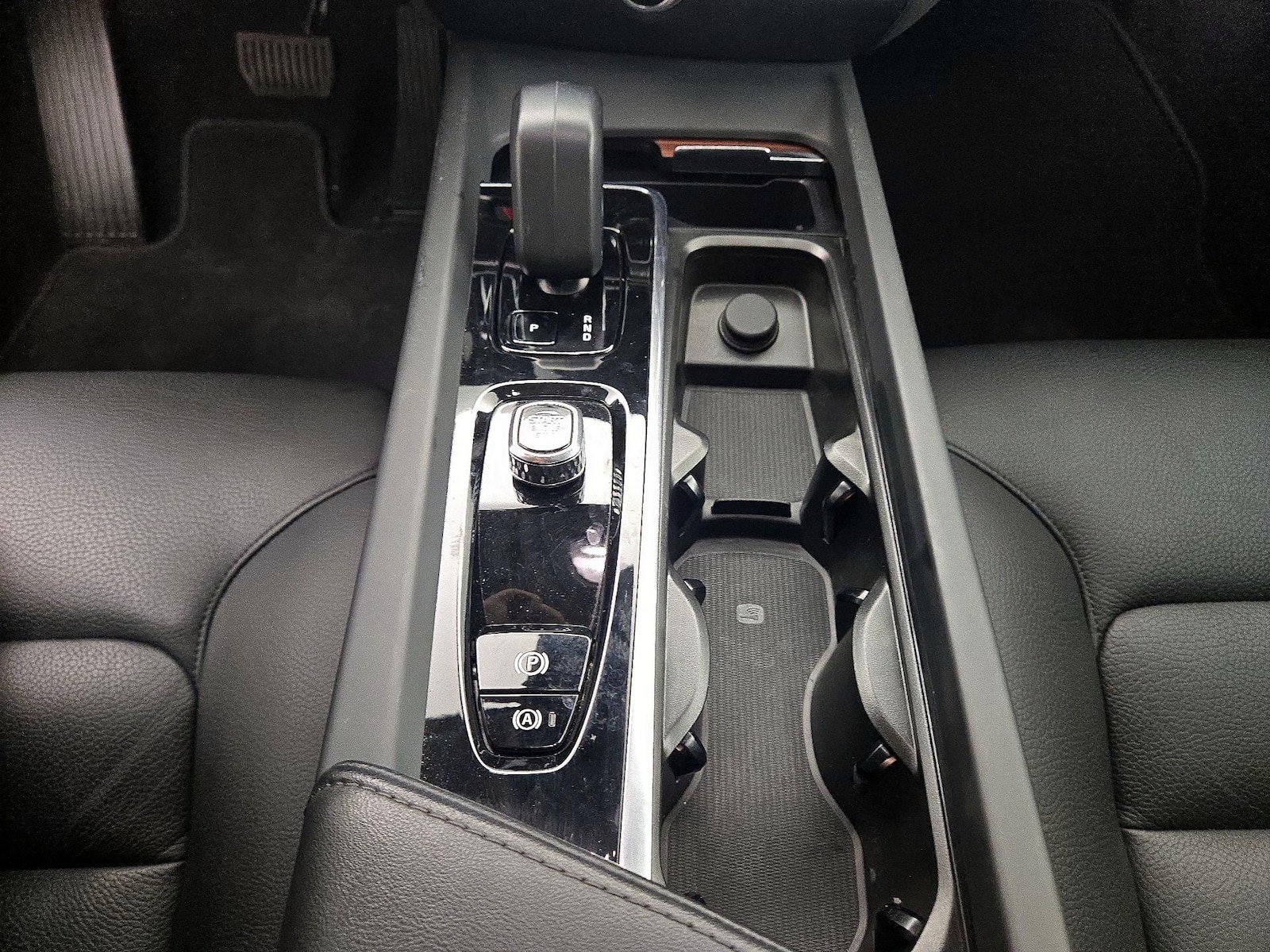 2024 Volvo S60 Plus - Photo 19