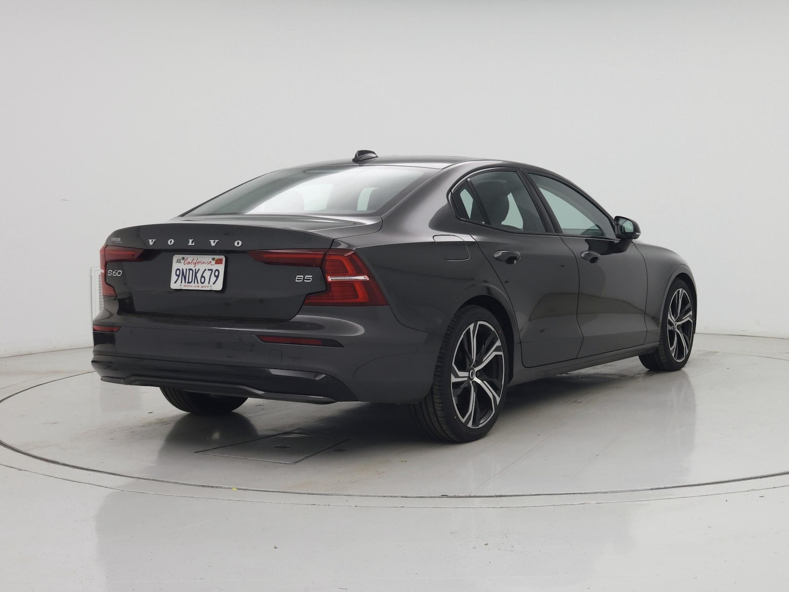 2024 Volvo S60 Plus - Photo 9