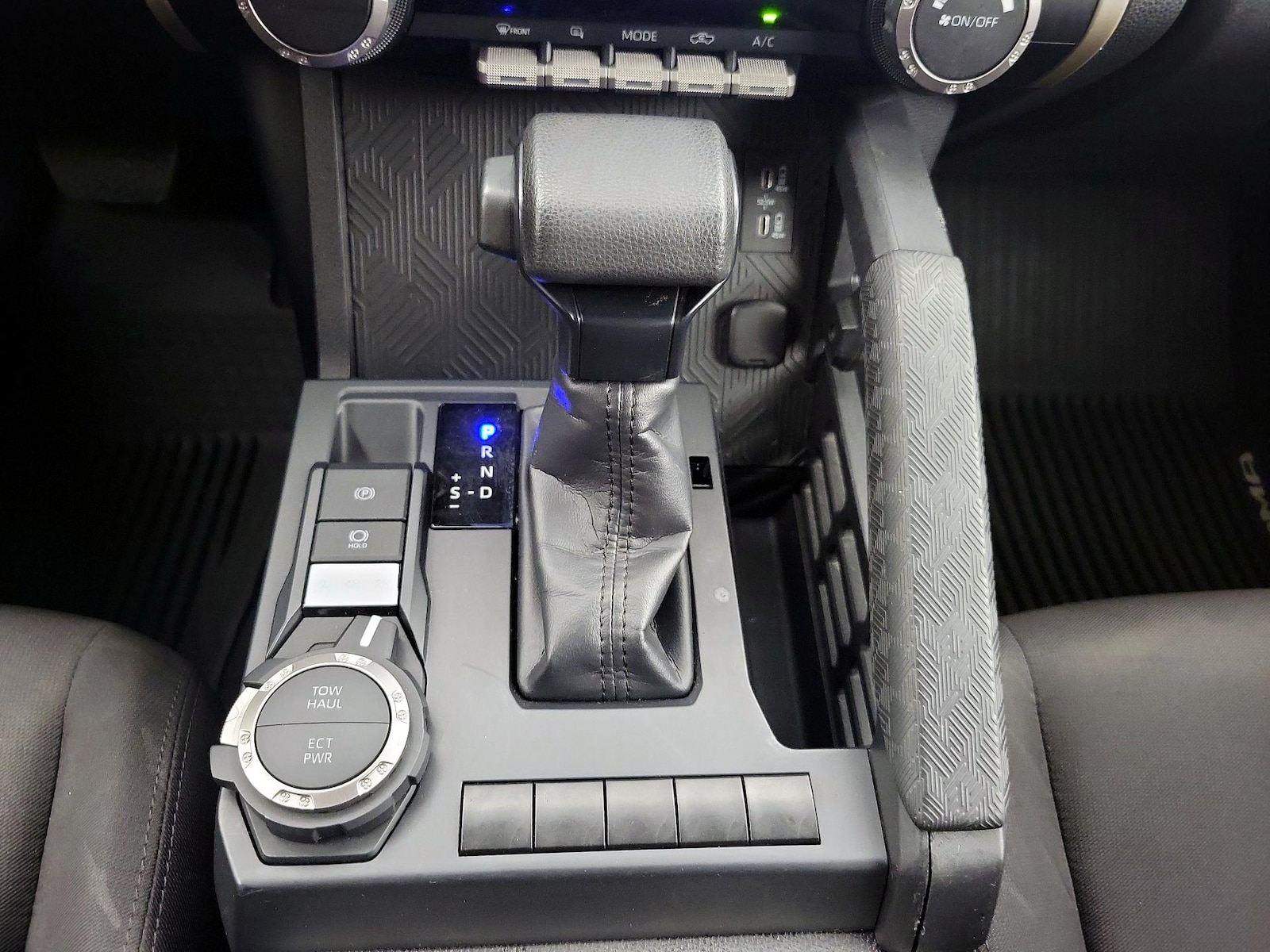 2024 Toyota Tacoma SR5 - Photo 18