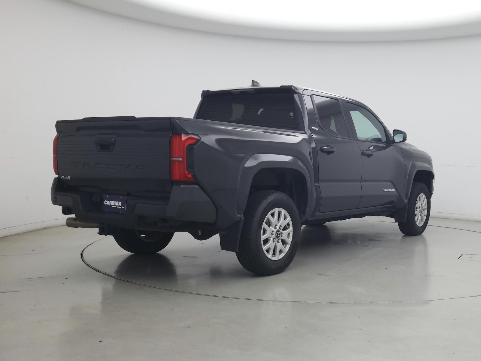 2024 Toyota Tacoma SR5 - Photo 9