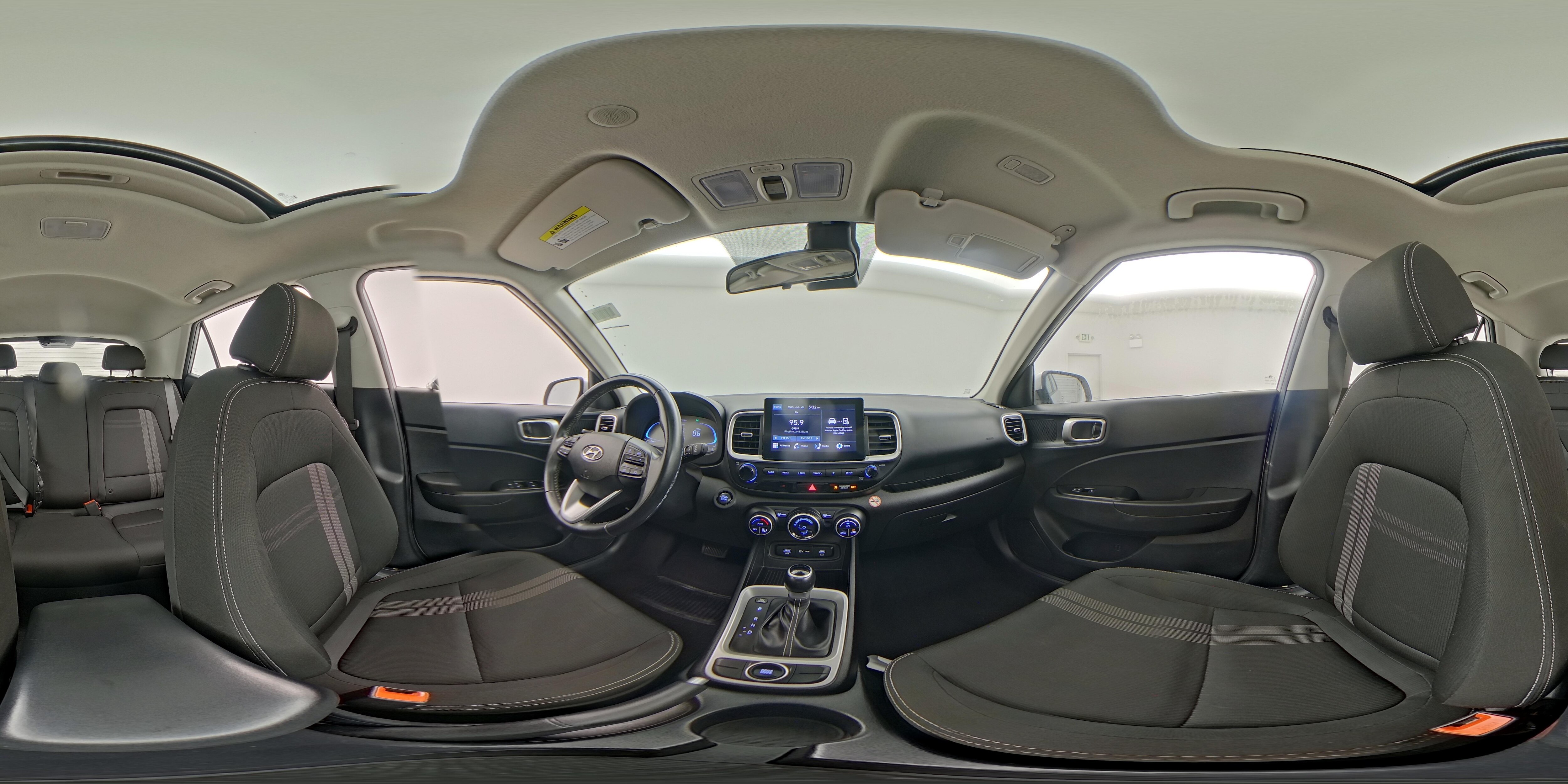 2024 Hyundai Venue SEL - Photo 25