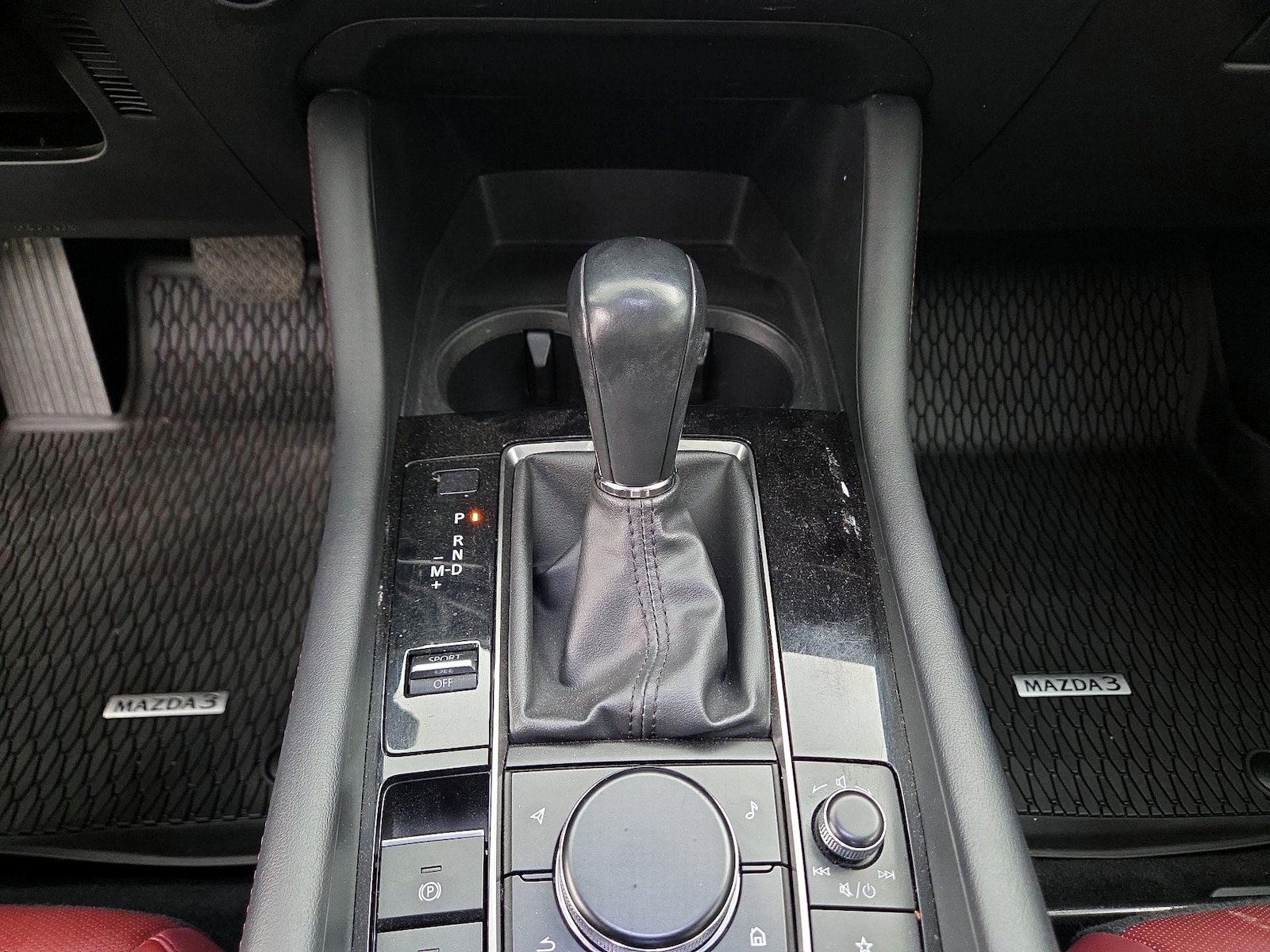 2023 Mazda Mazda3 Carbon Edition - Photo 18