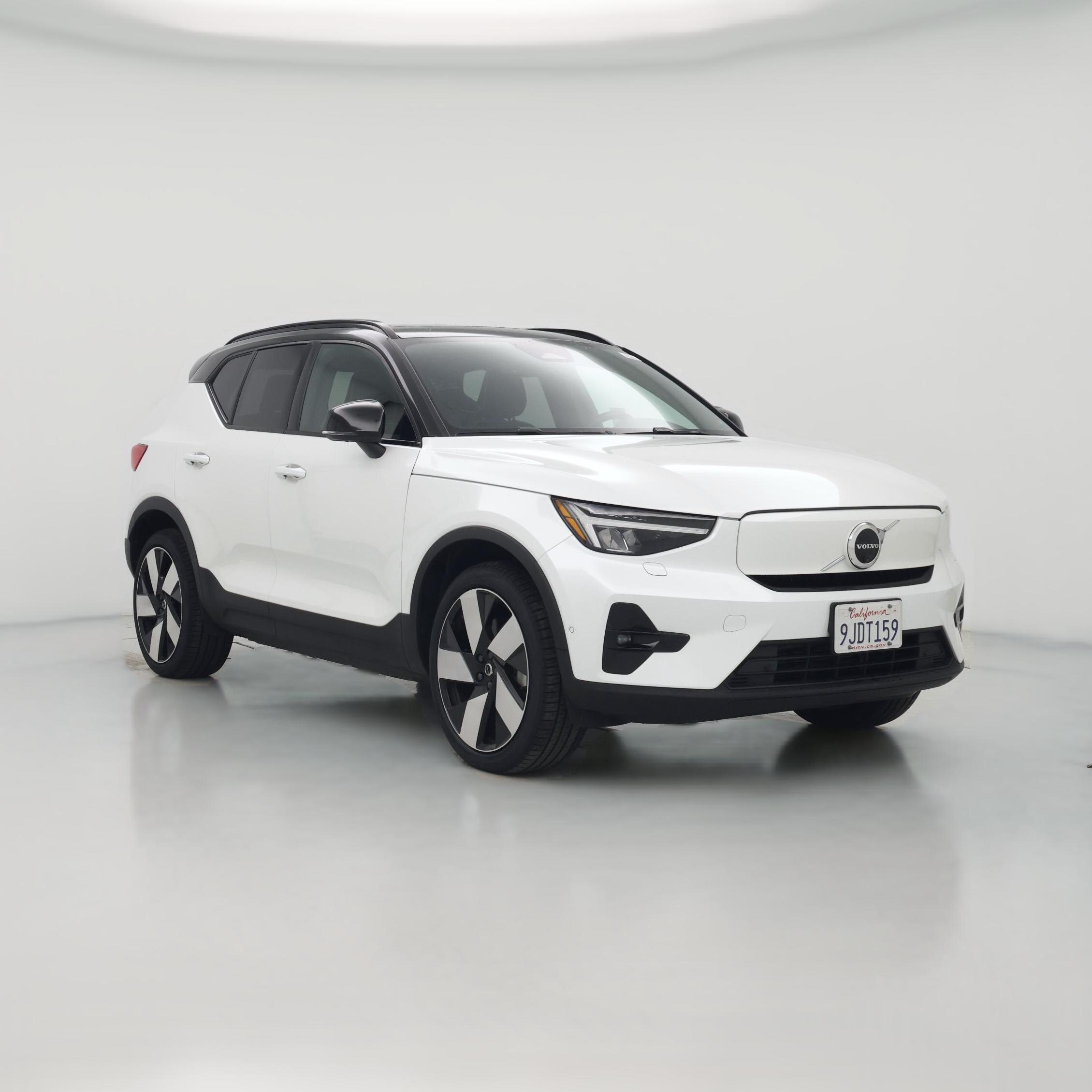 Thumbnail: 2023 Volvo XC40 - 1