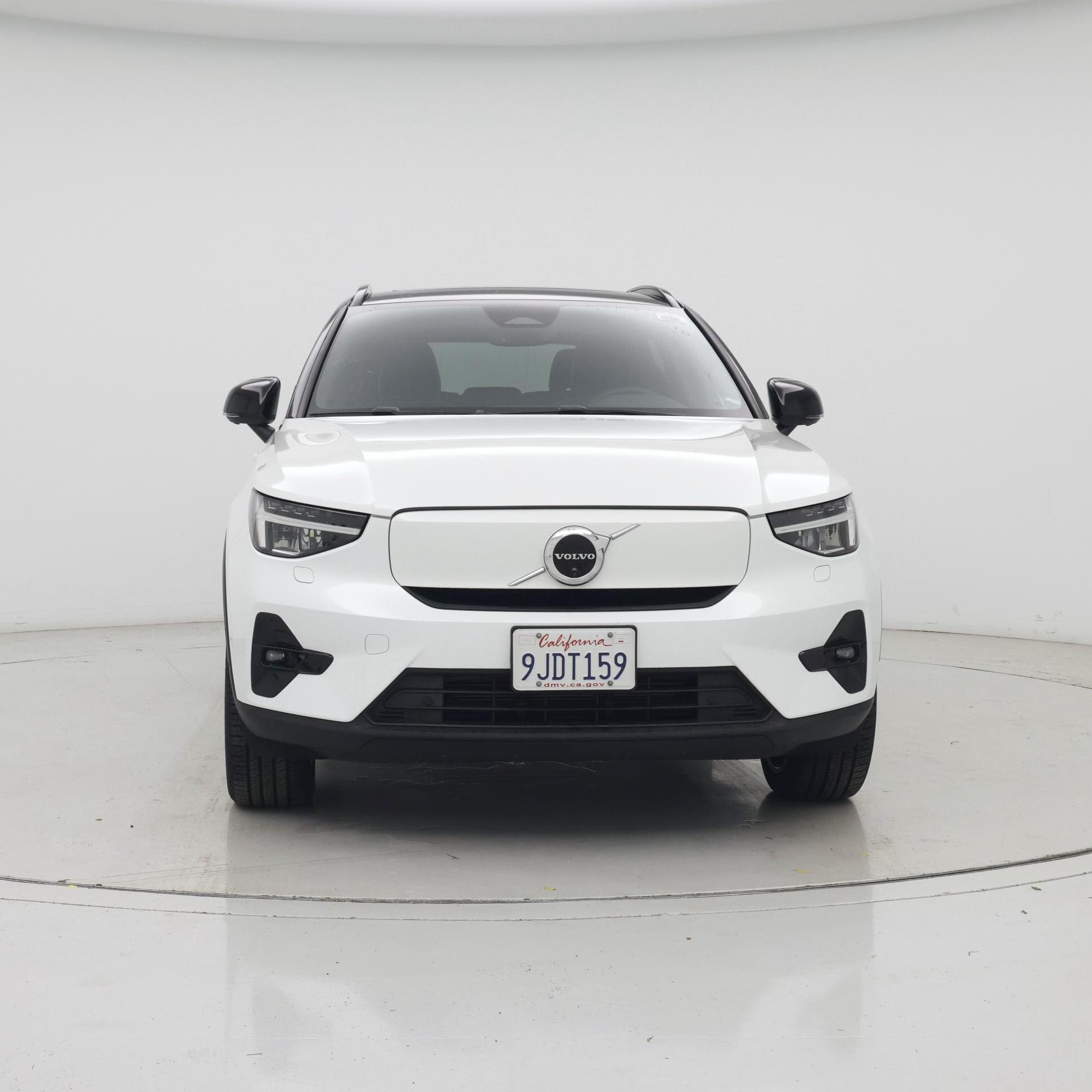 Thumbnail: 2023 Volvo XC40 - 5