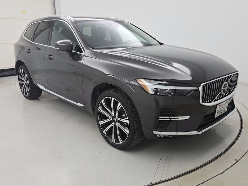 2023 Volvo XC60 B5 Ultimate Bright Theme