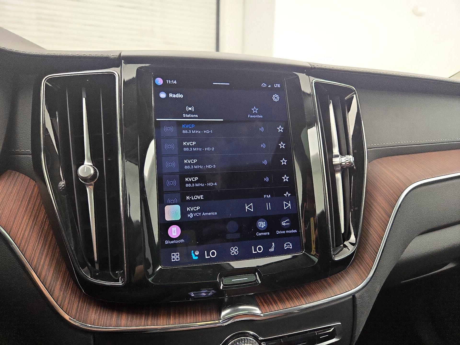 Thumbnail: 2023 Volvo XC60 - 14
