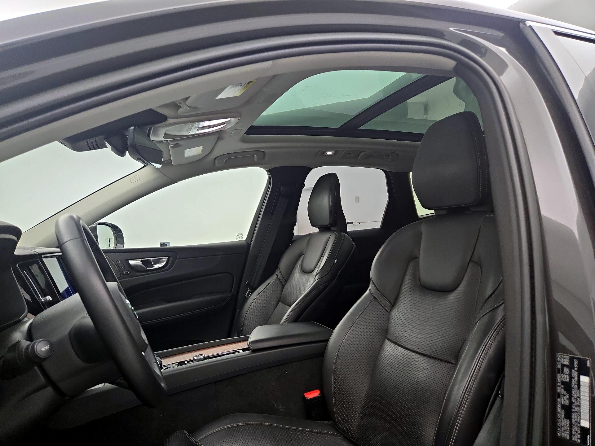 Thumbnail: 2023 Volvo XC60 - 18
