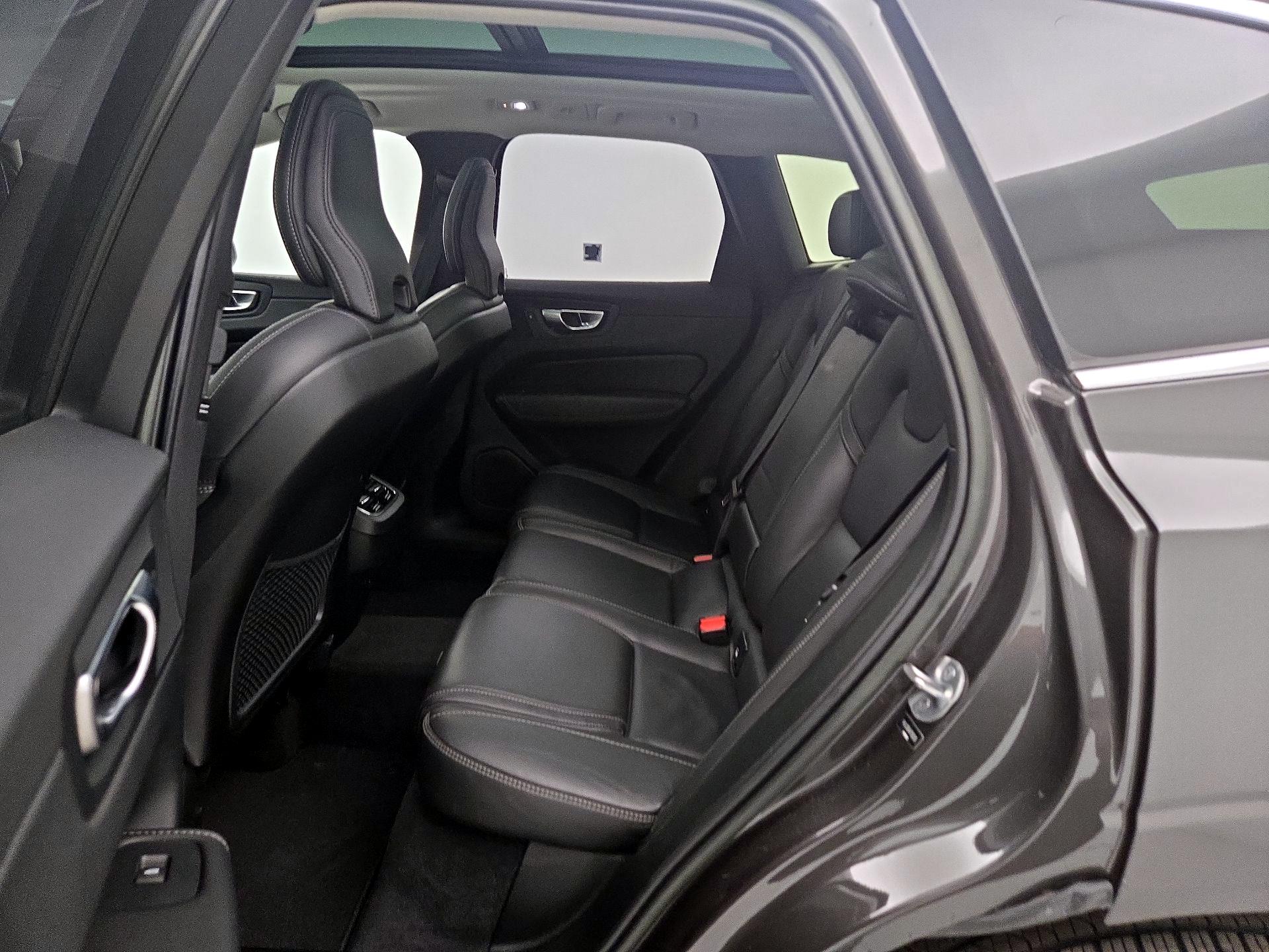Thumbnail: 2023 Volvo XC60 - 19