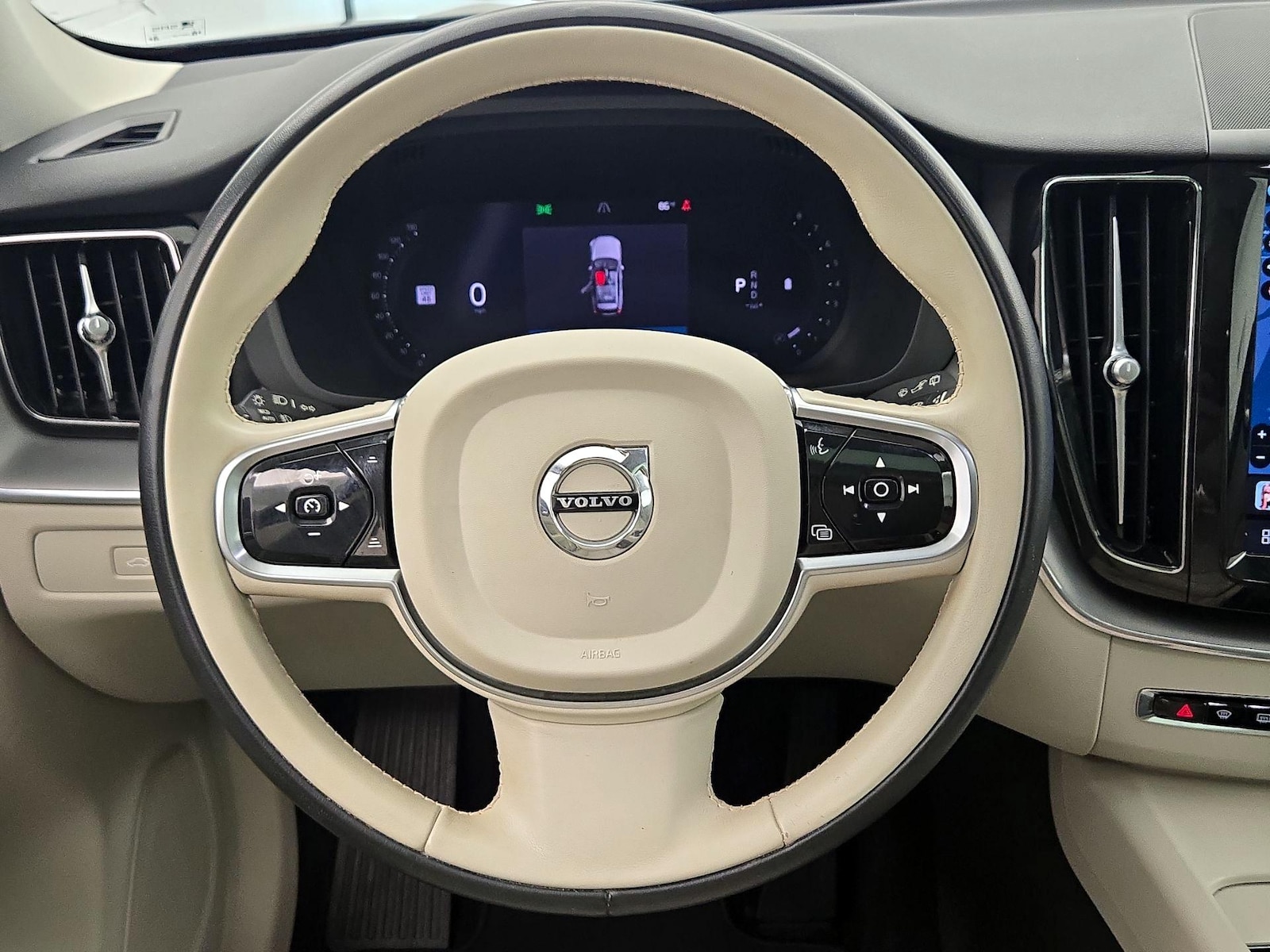 2024 Volvo XC60 Core - Photo 11