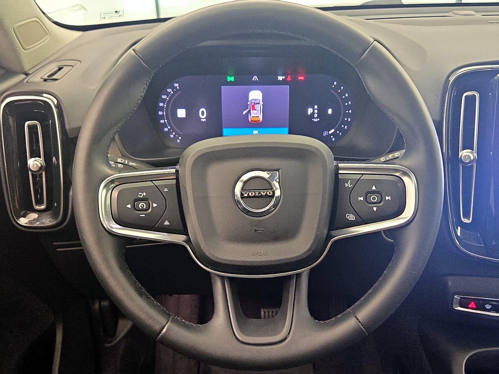 2023 Volvo XC40 Ultimate - Photo 11