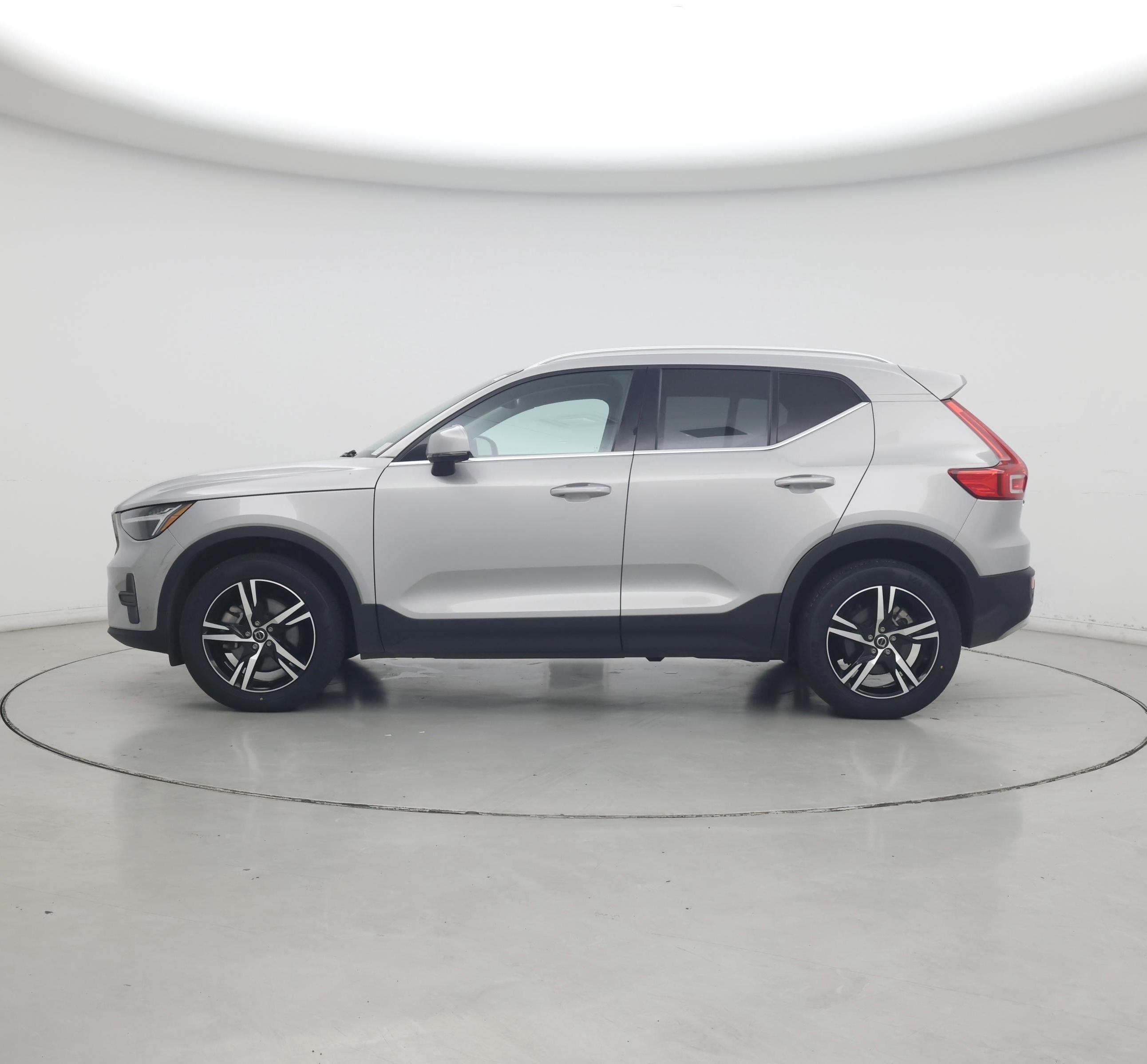 Thumbnail: 2024 Volvo XC40 - 3