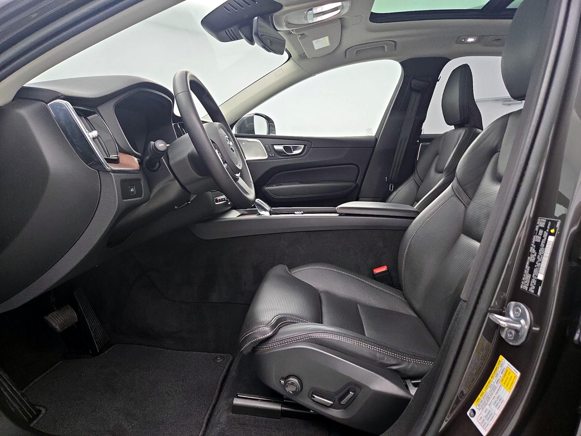 Thumbnail: 2023 Volvo XC60 - 11