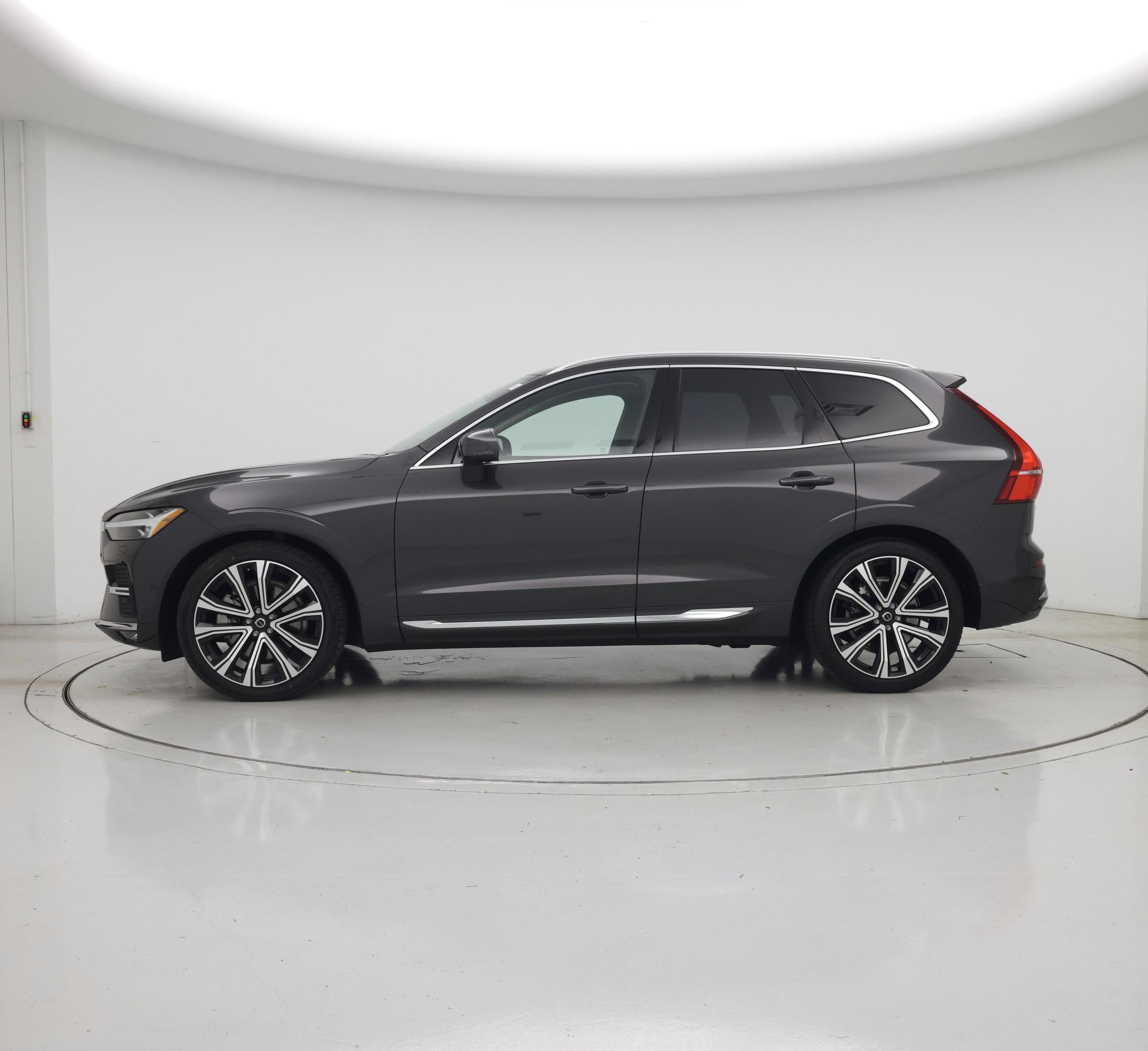 Thumbnail: 2023 Volvo XC60 - 3
