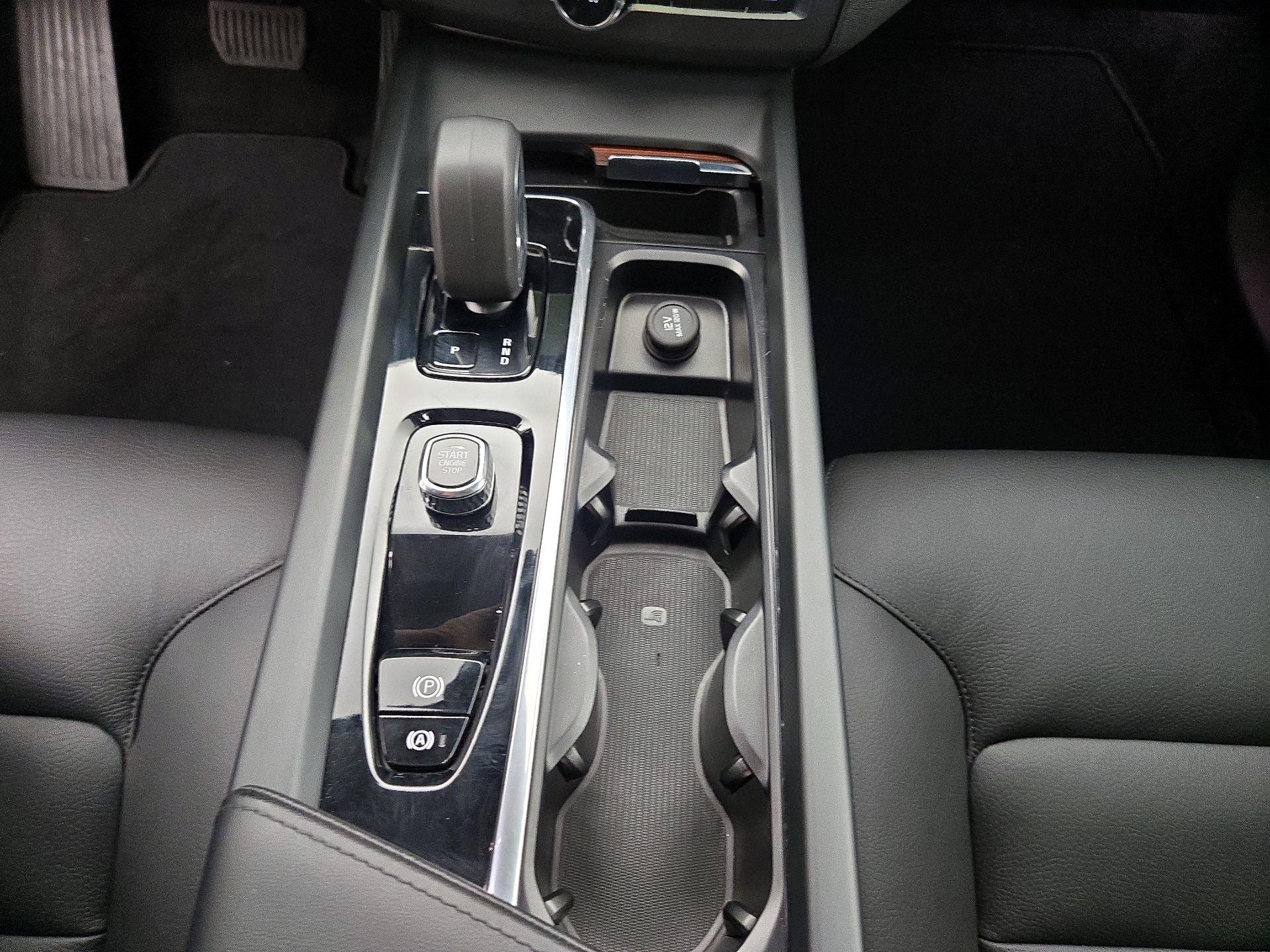 Thumbnail: 2023 Volvo XC60 - 18