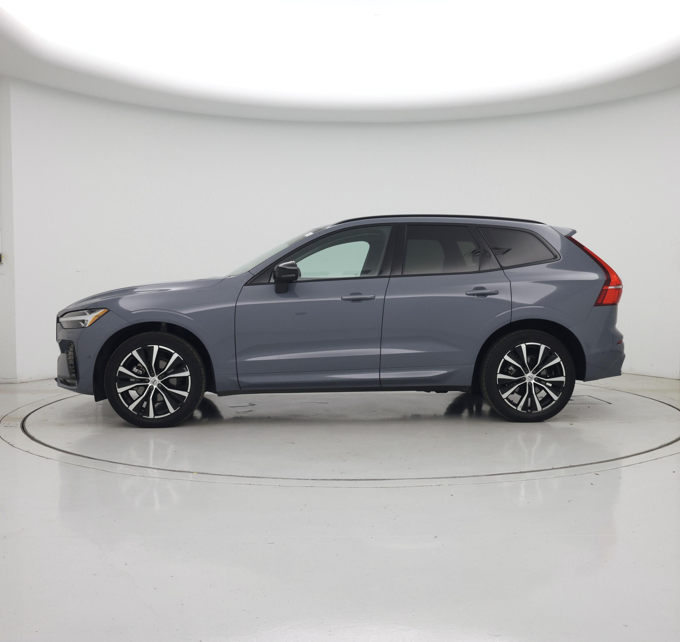 Thumbnail: 2023 Volvo XC60 - 3