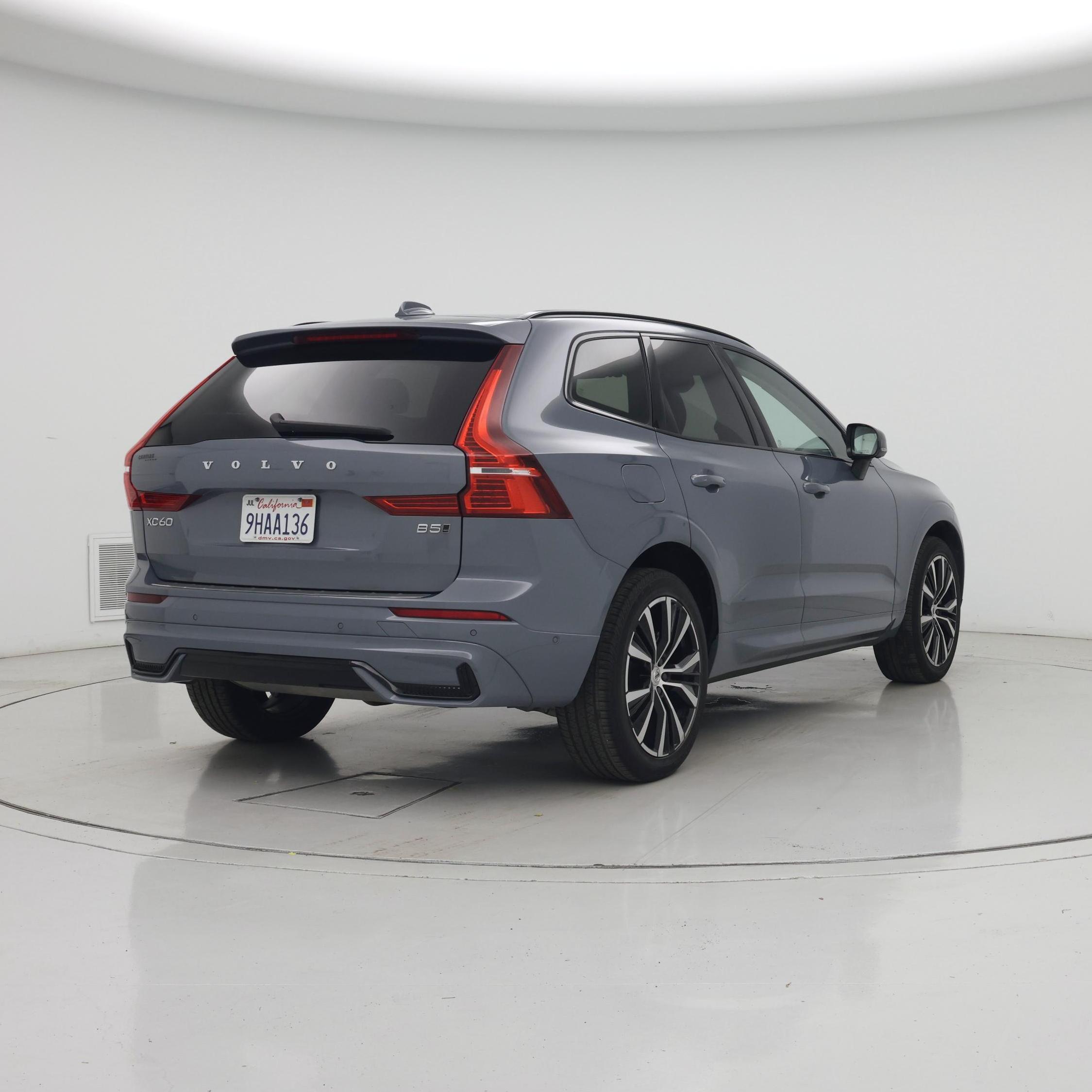 Thumbnail: 2023 Volvo XC60 - 8