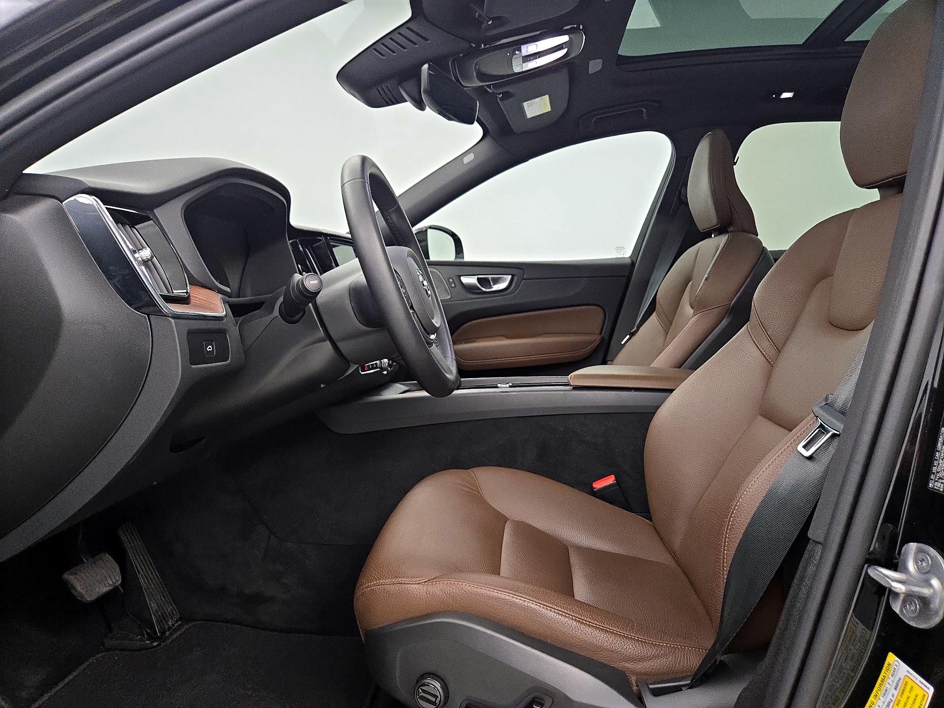 Thumbnail: 2023 Volvo XC60 - 11