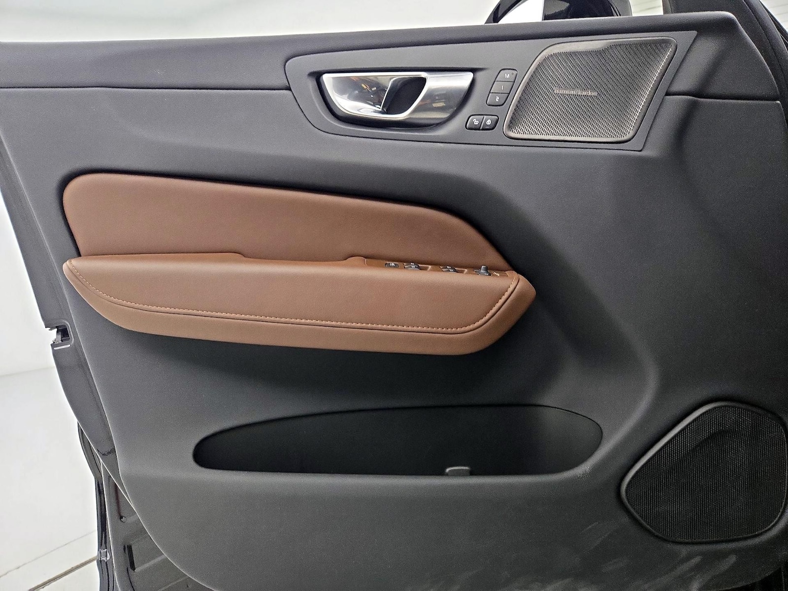 2023 Volvo XC60 Plus - Photo 13
