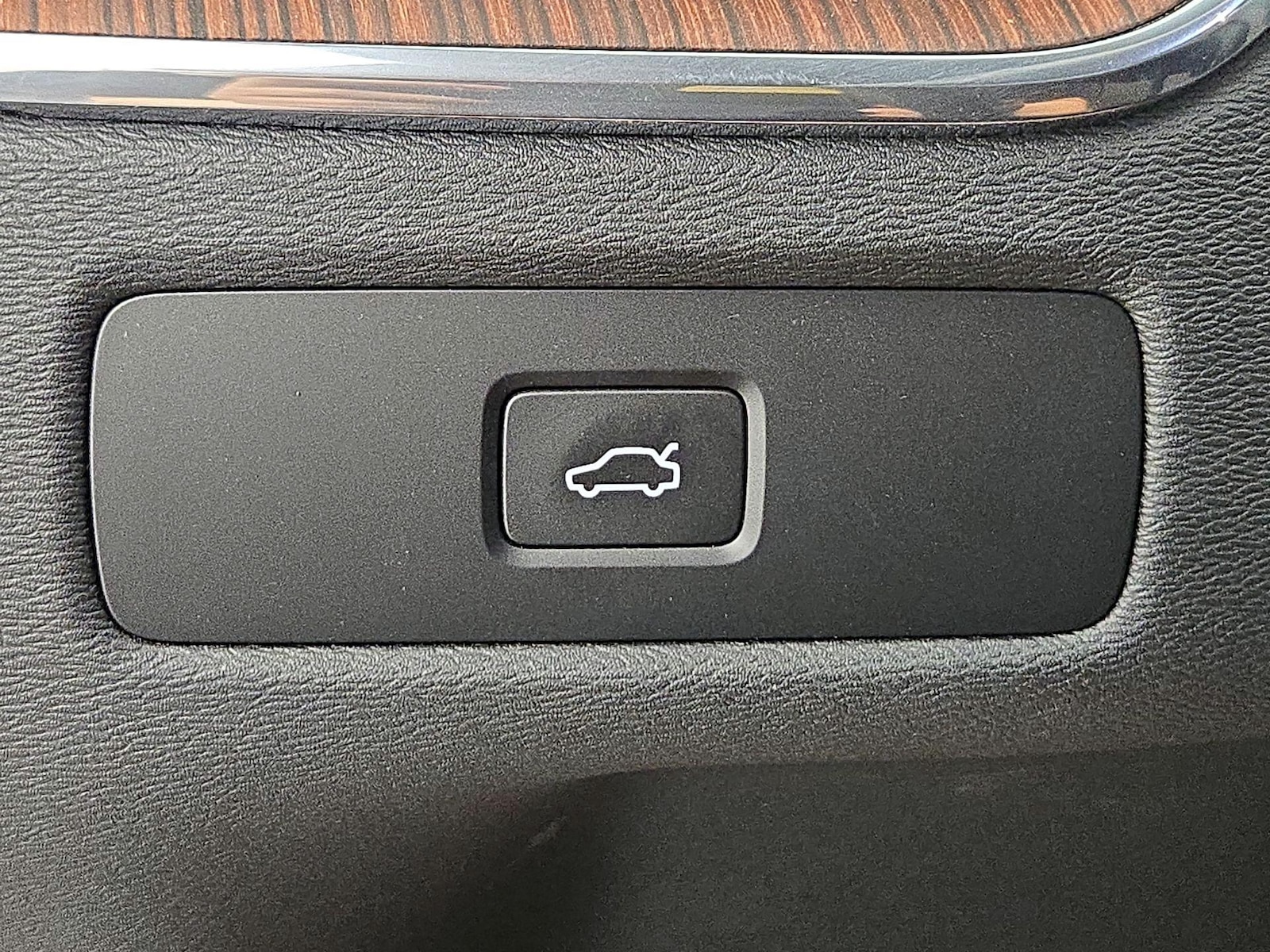 2023 Volvo XC60 Plus - Photo 14