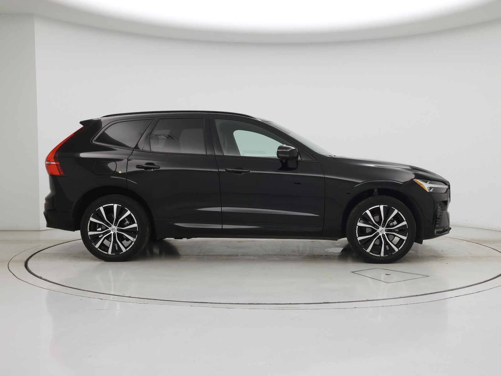2023 Volvo XC60 Plus - Photo 8