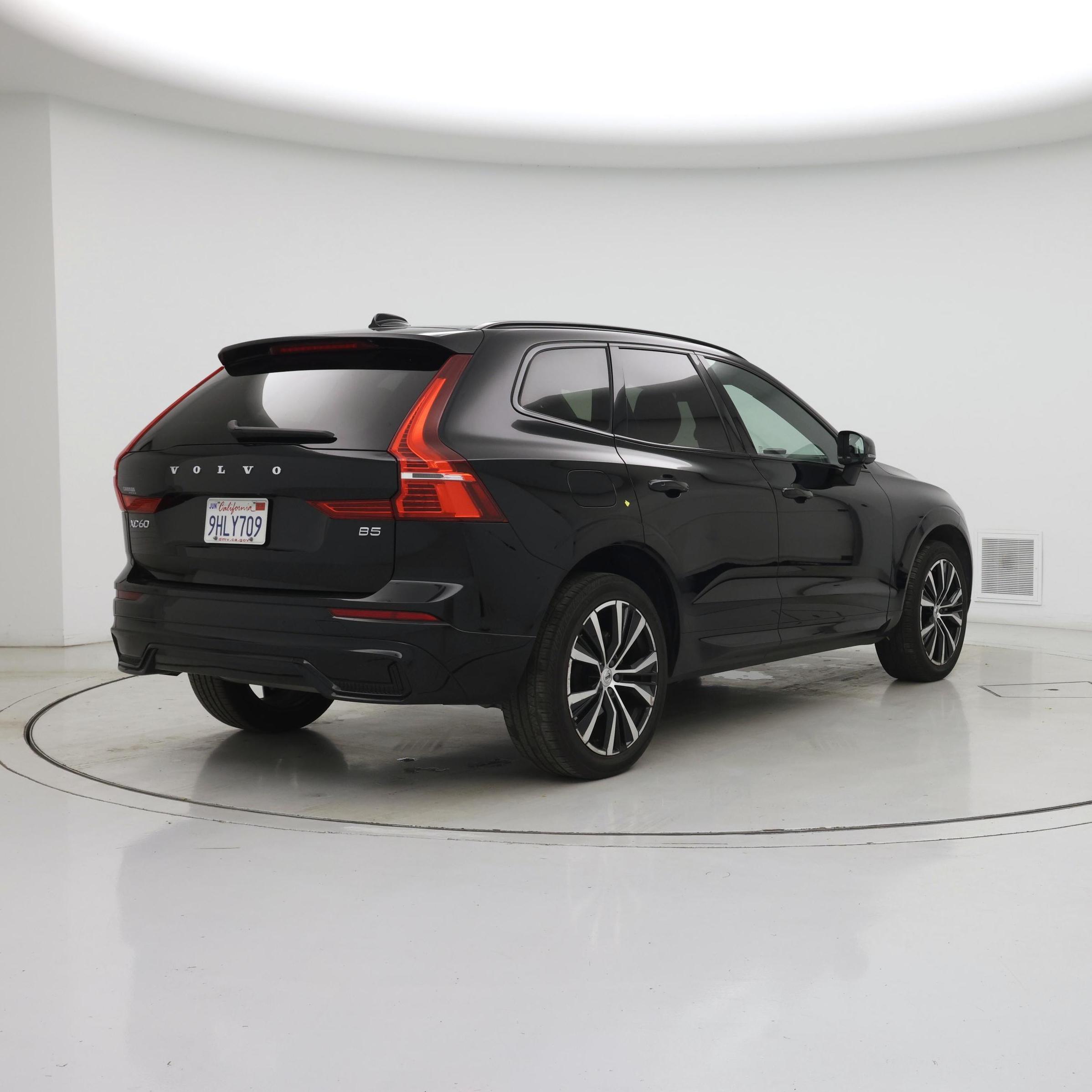 Thumbnail: 2023 Volvo XC60 - 8