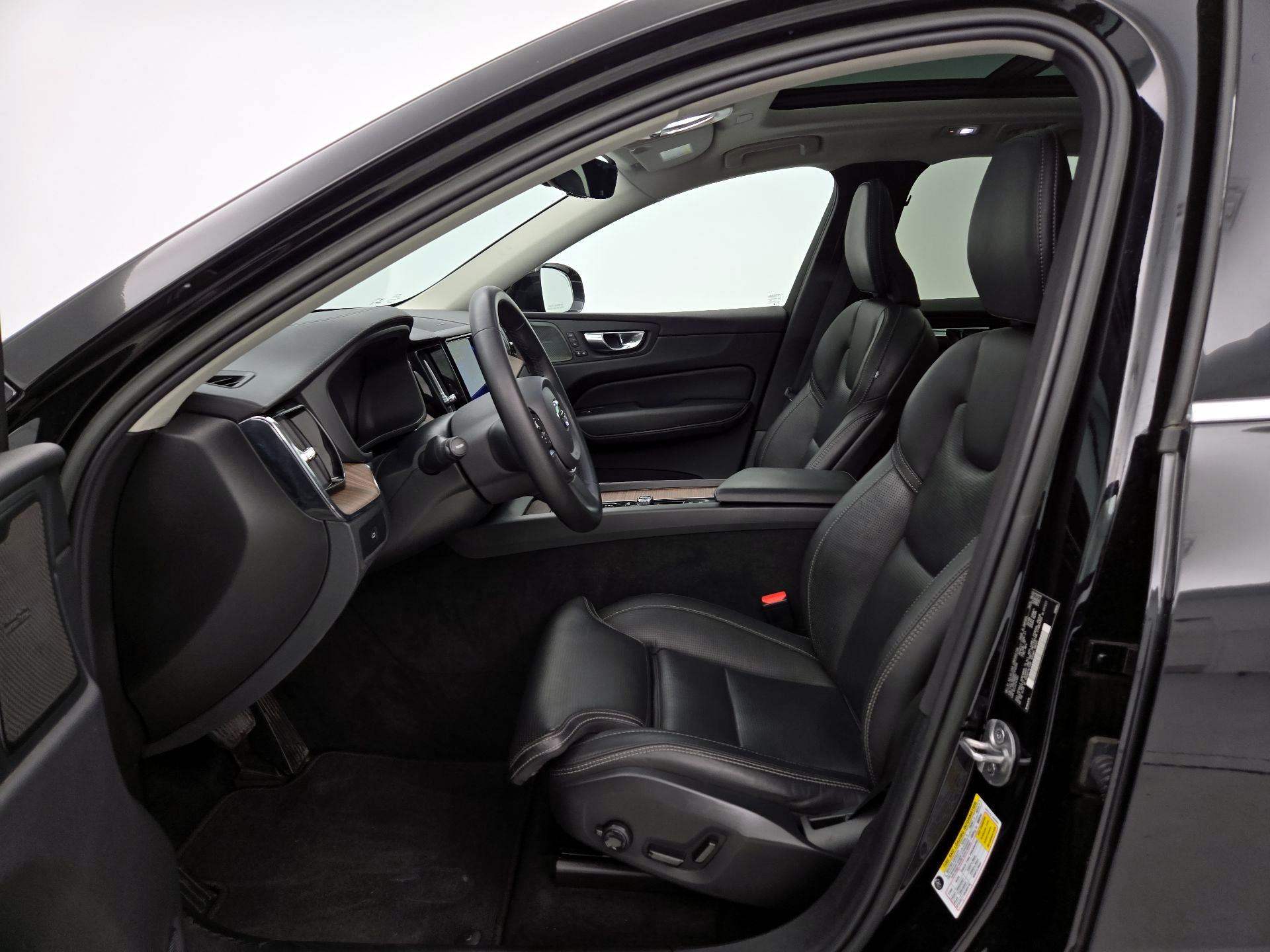 Thumbnail: 2023 Volvo XC60 - 11