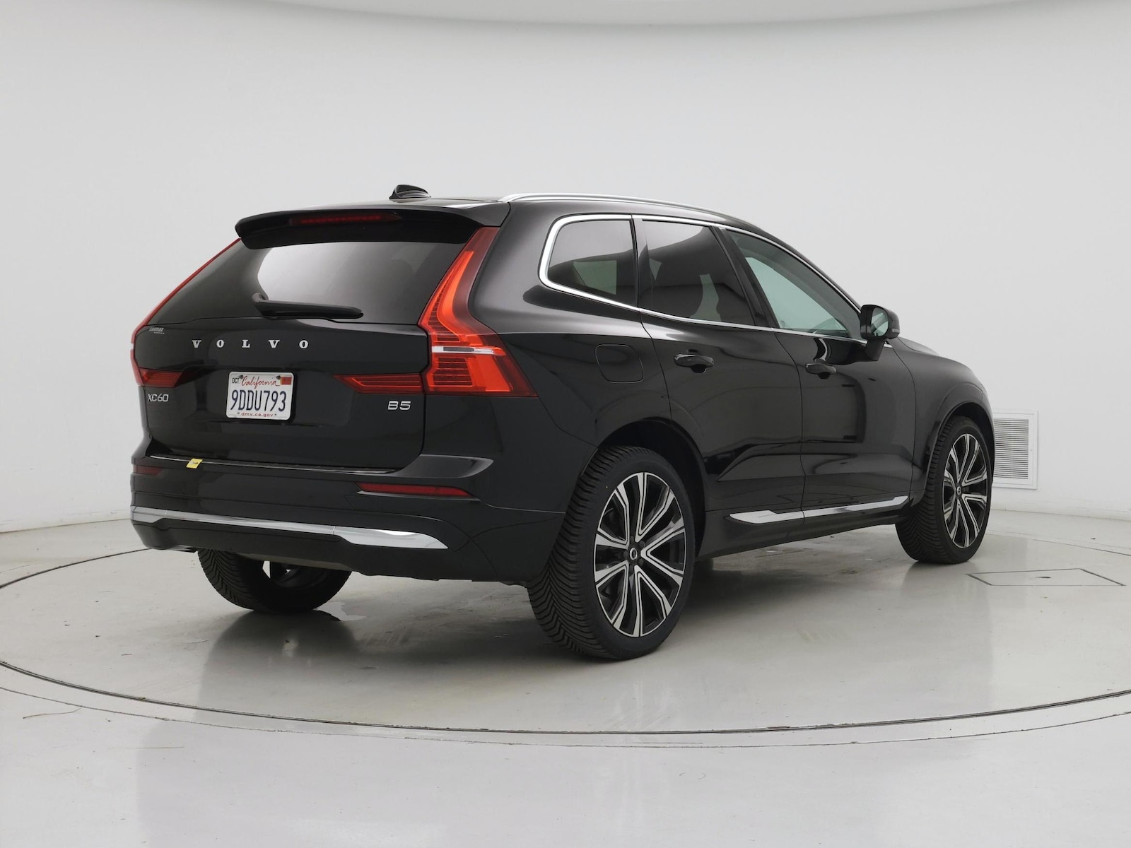 2023 Volvo XC60 Ultimate - Photo 9